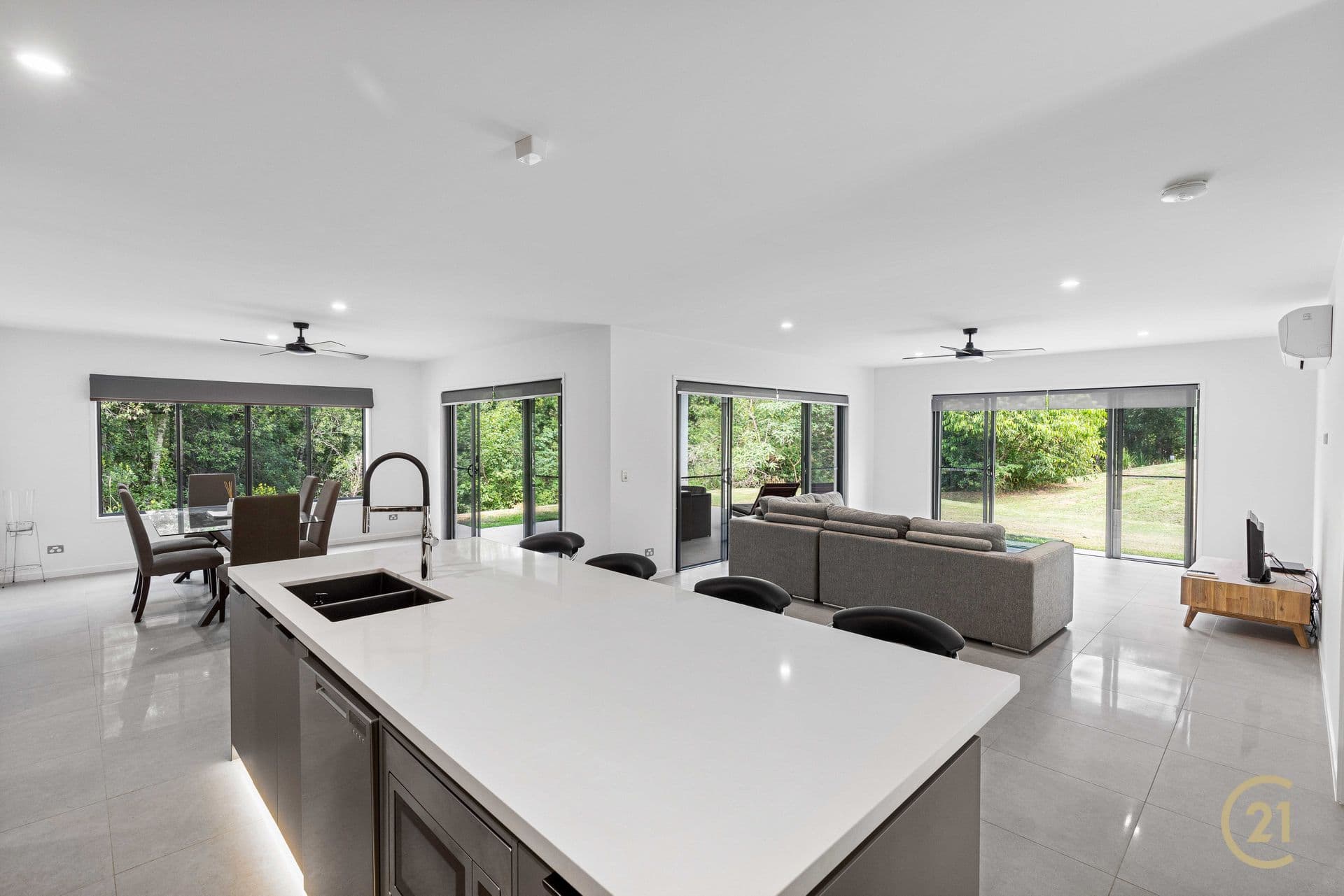 16 Sterling Drive, Eumundi, QLD, 4562, Eumundi - Thumbnail 2