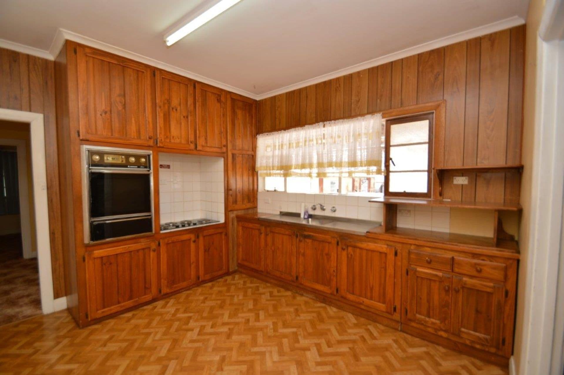 5 Morish Street, Broken Hill, NSW, 2880, Broken Hill - Thumbnail 2