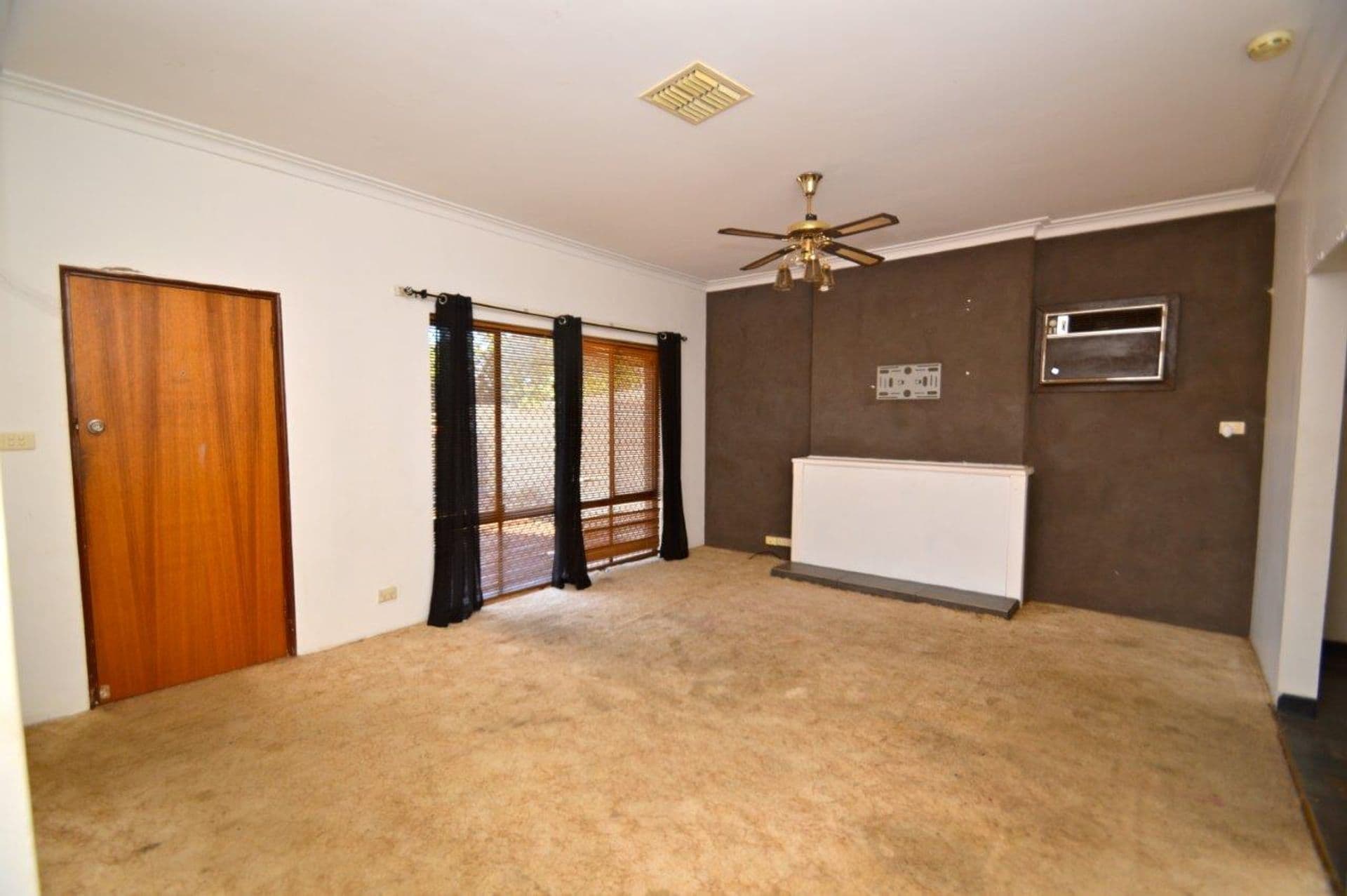 60 - 62  Wills Street, Broken Hill, NSW, 2880, Broken Hill - Thumbnail 2