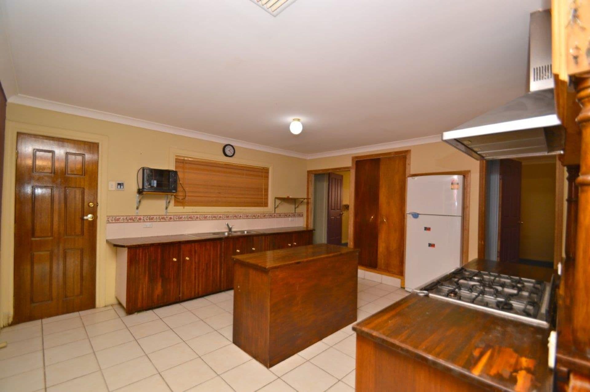187 Harvy Street, Broken Hill, NSW, 2880, Broken Hill - Thumbnail 2
