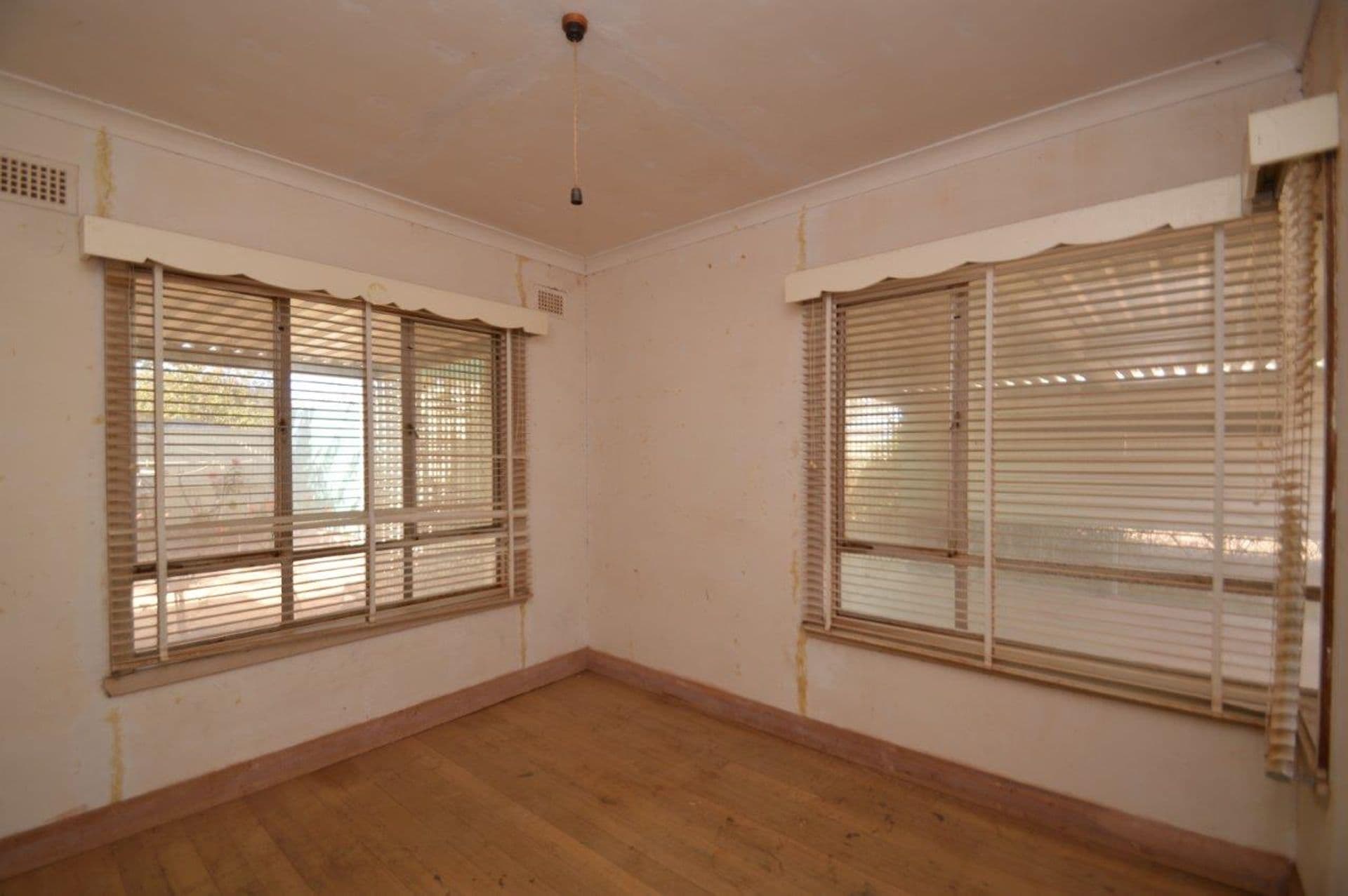 63 Wills Street, Broken Hill, NSW, 2880, Broken Hill - Thumbnail 5
