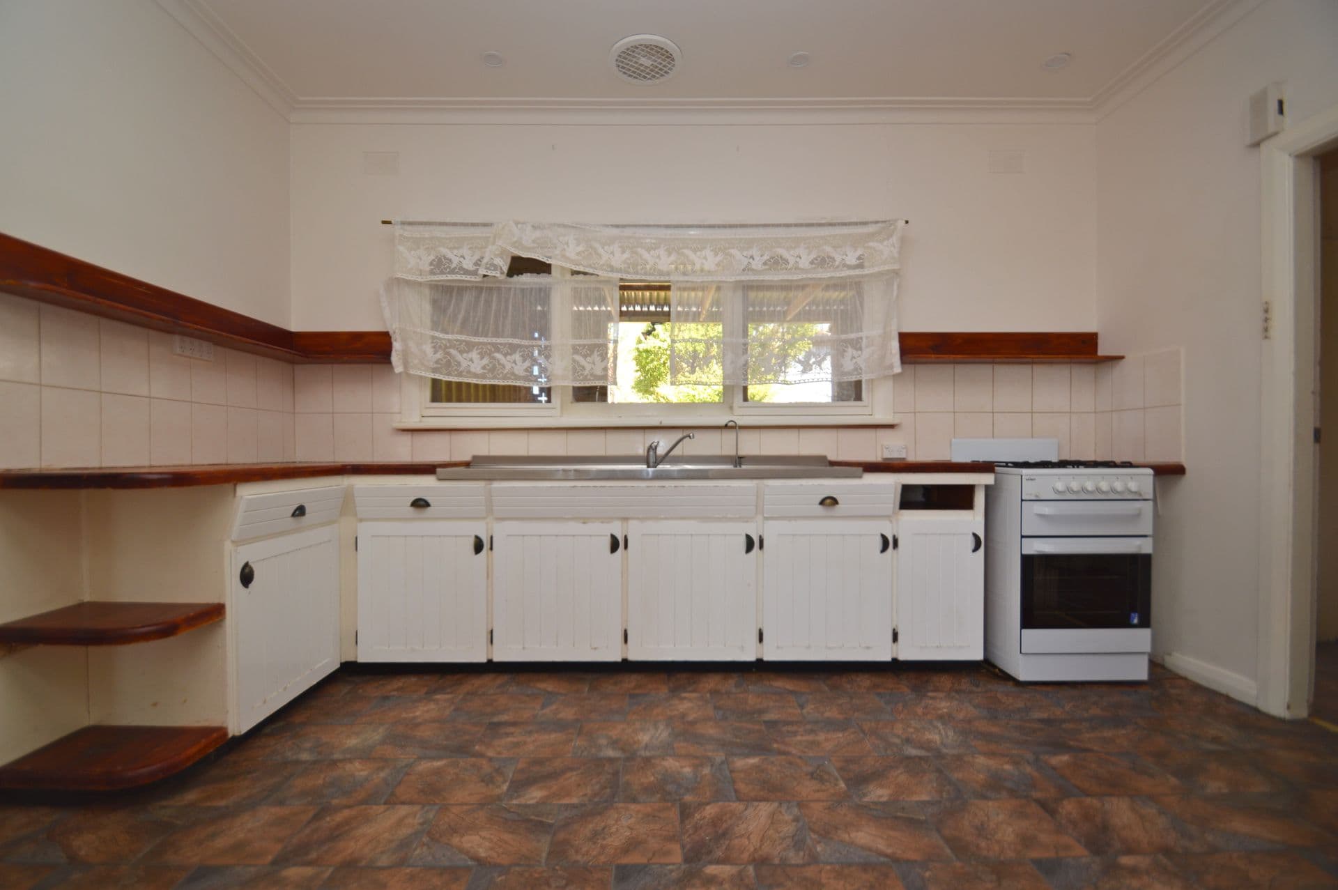 3 Finn Street, Broken Hill, NSW, 2880, Broken Hill - Thumbnail 2