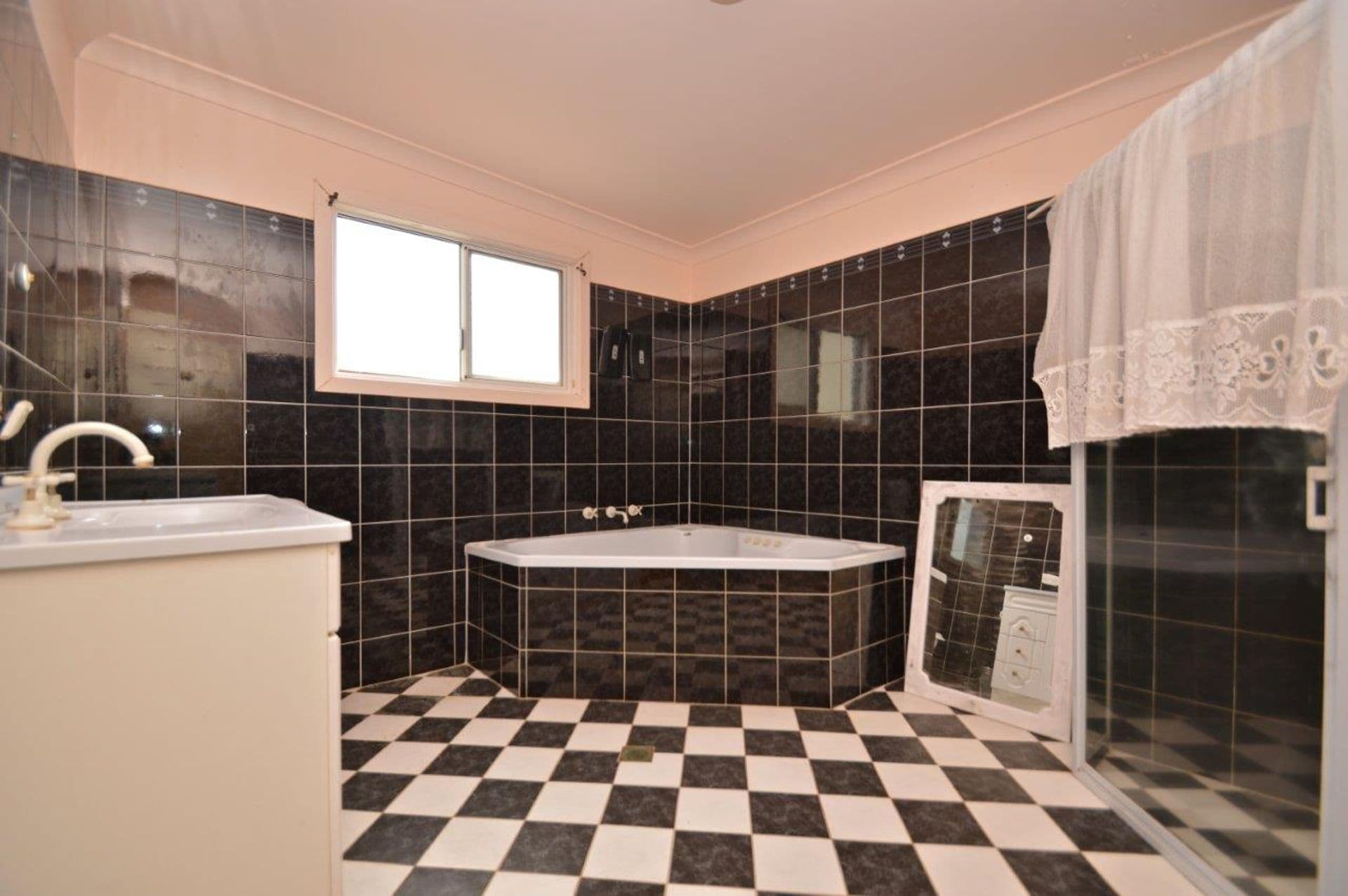 305 Knox Street, Broken Hill, NSW, 2880, Broken Hill - Thumbnail 2
