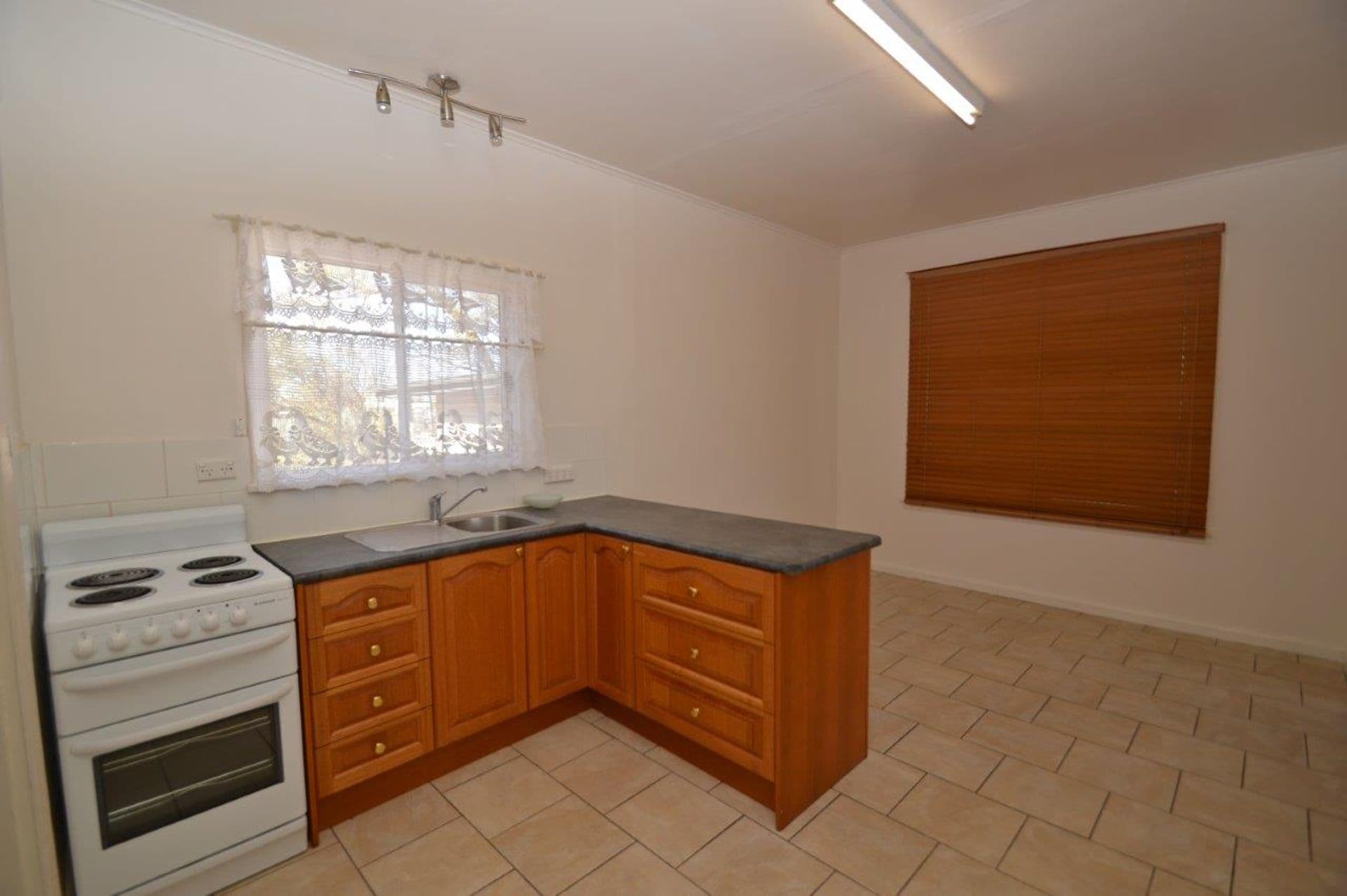 507 Cummins Street, Broken Hill, NSW, 2880, Broken Hill - Thumbnail 2