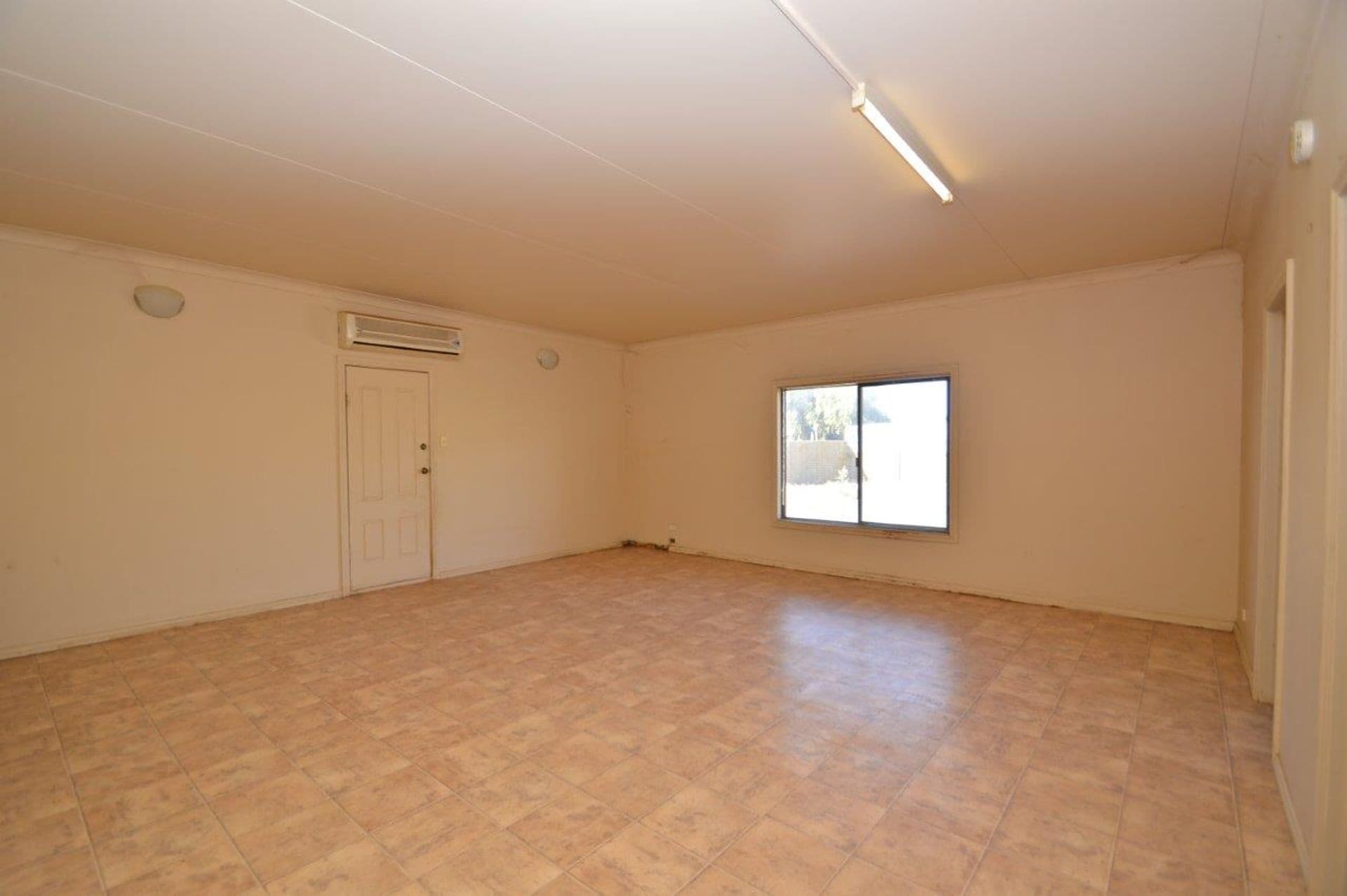173 - 175 Cummins Lane, Broken Hill, NSW, 2880, Broken Hill - Thumbnail 4