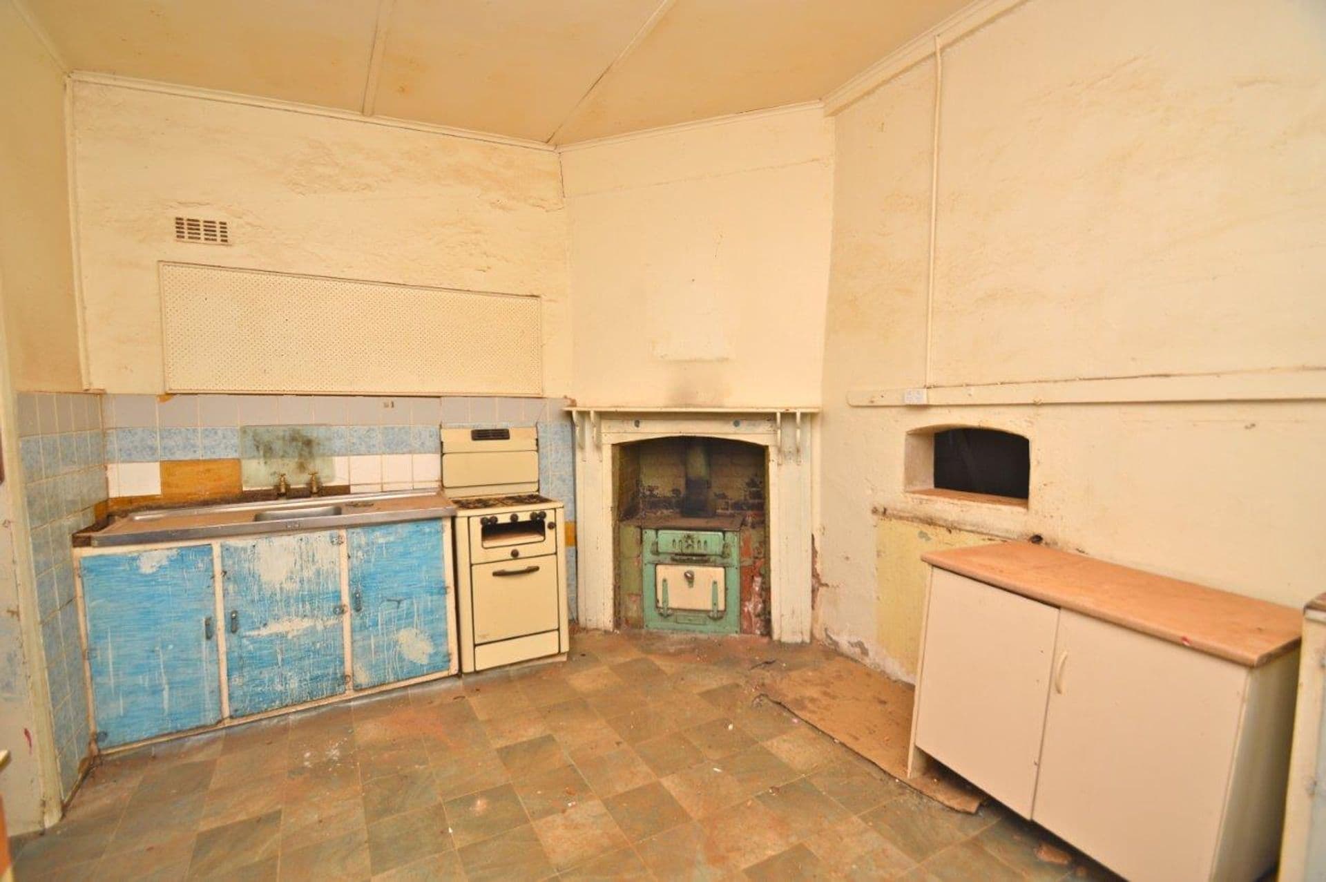 207 Ryan Street, Broken Hill, NSW, 2880, Broken Hill - Thumbnail 2
