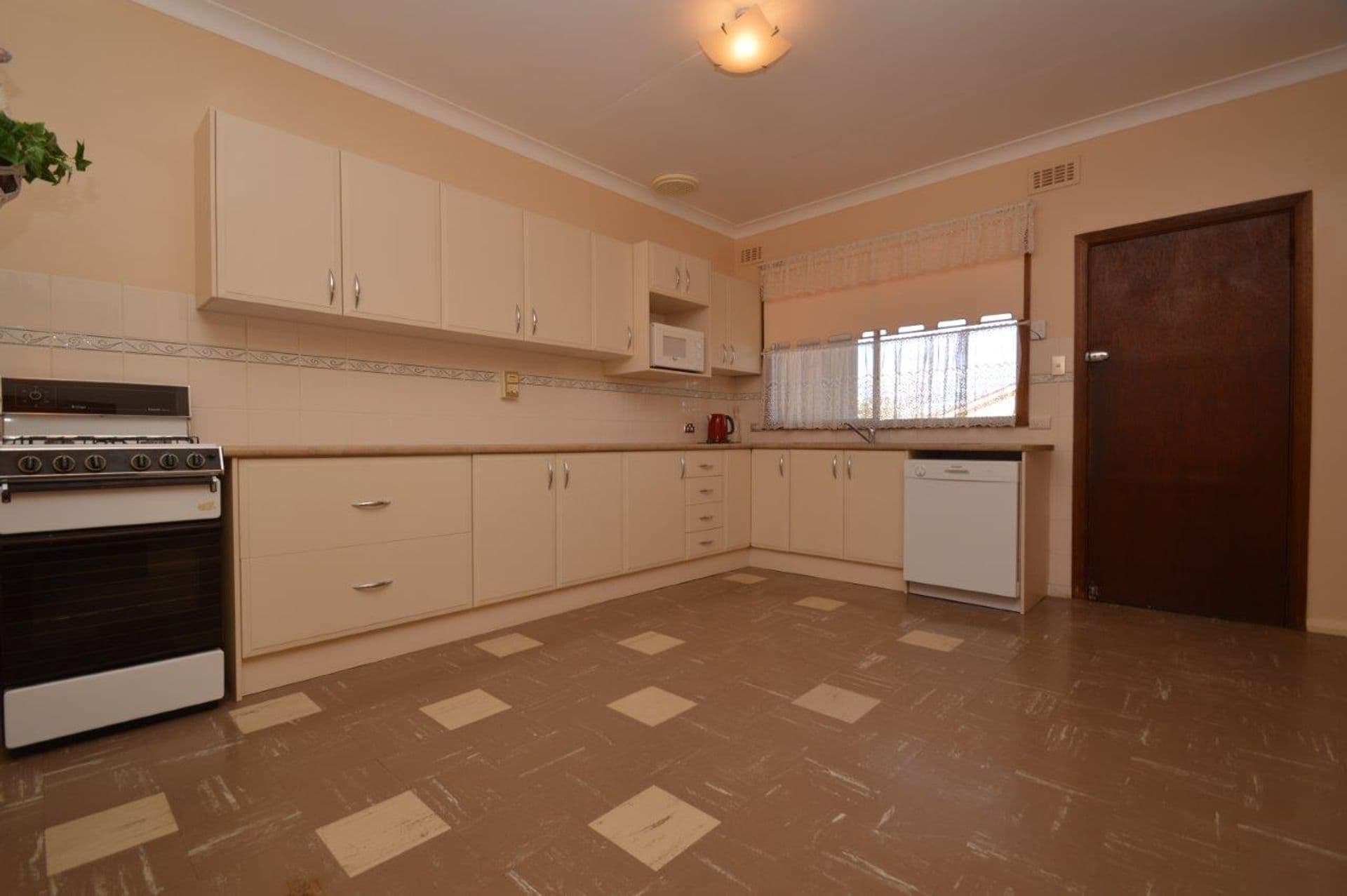 311 Morish Street, Broken Hill, NSW, 2880, Broken Hill - Thumbnail 3