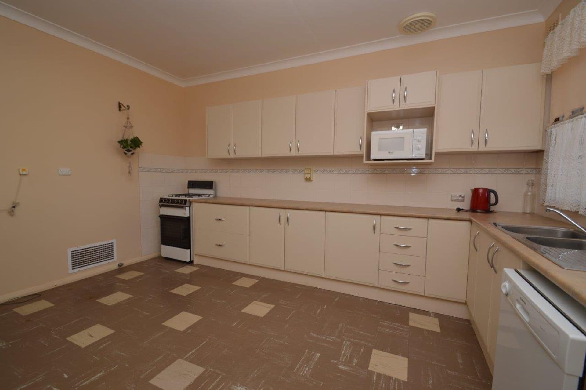 311 Morish Street, Broken Hill, NSW, 2880, Broken Hill - Thumbnail 2