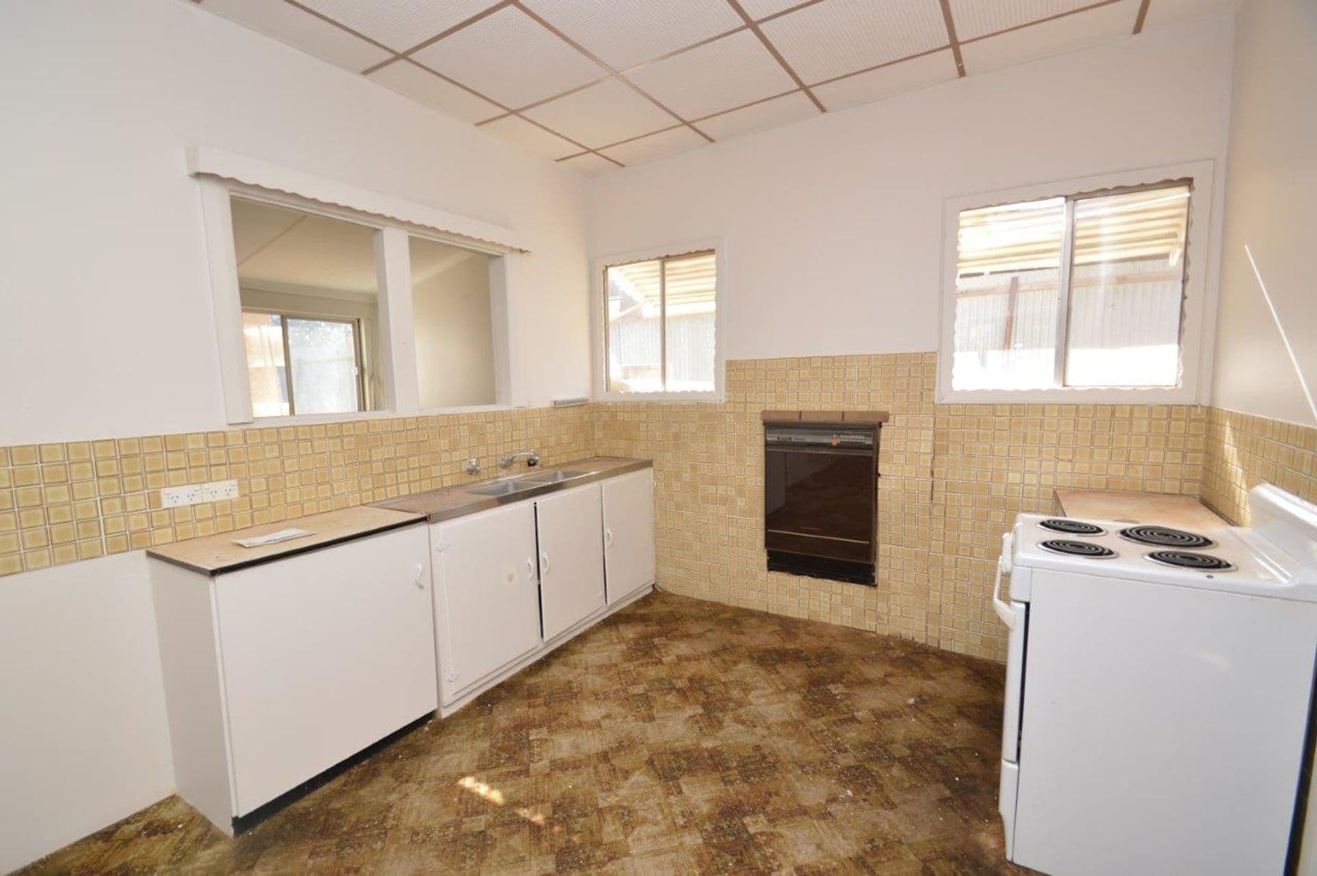 104 - 106 Beryl Street, Broken Hill, NSW, 2880, Broken Hill - Thumbnail 3