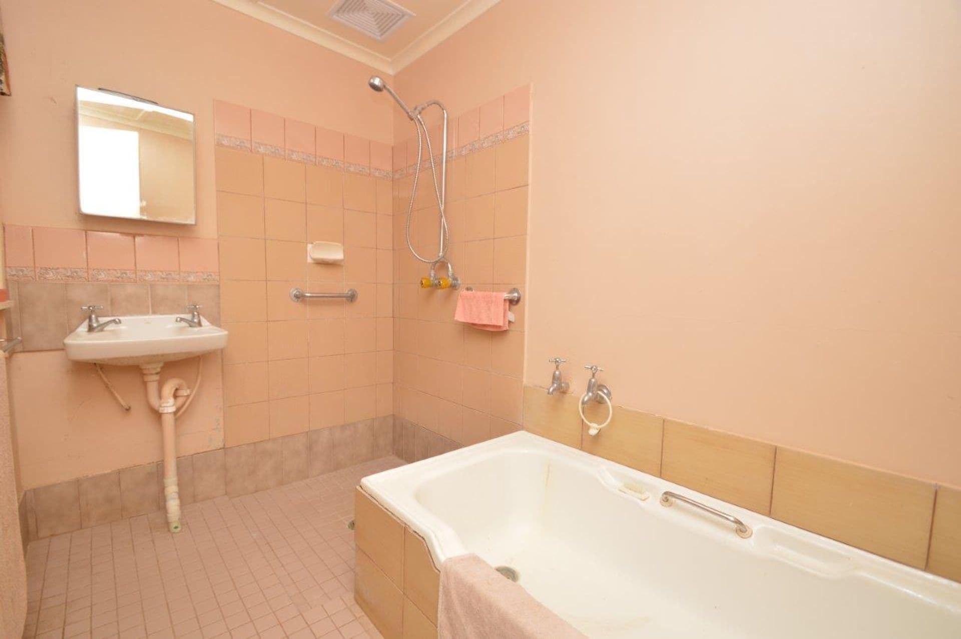 217 Patton Street, Broken Hill, NSW, 2880, Broken Hill - Thumbnail 8
