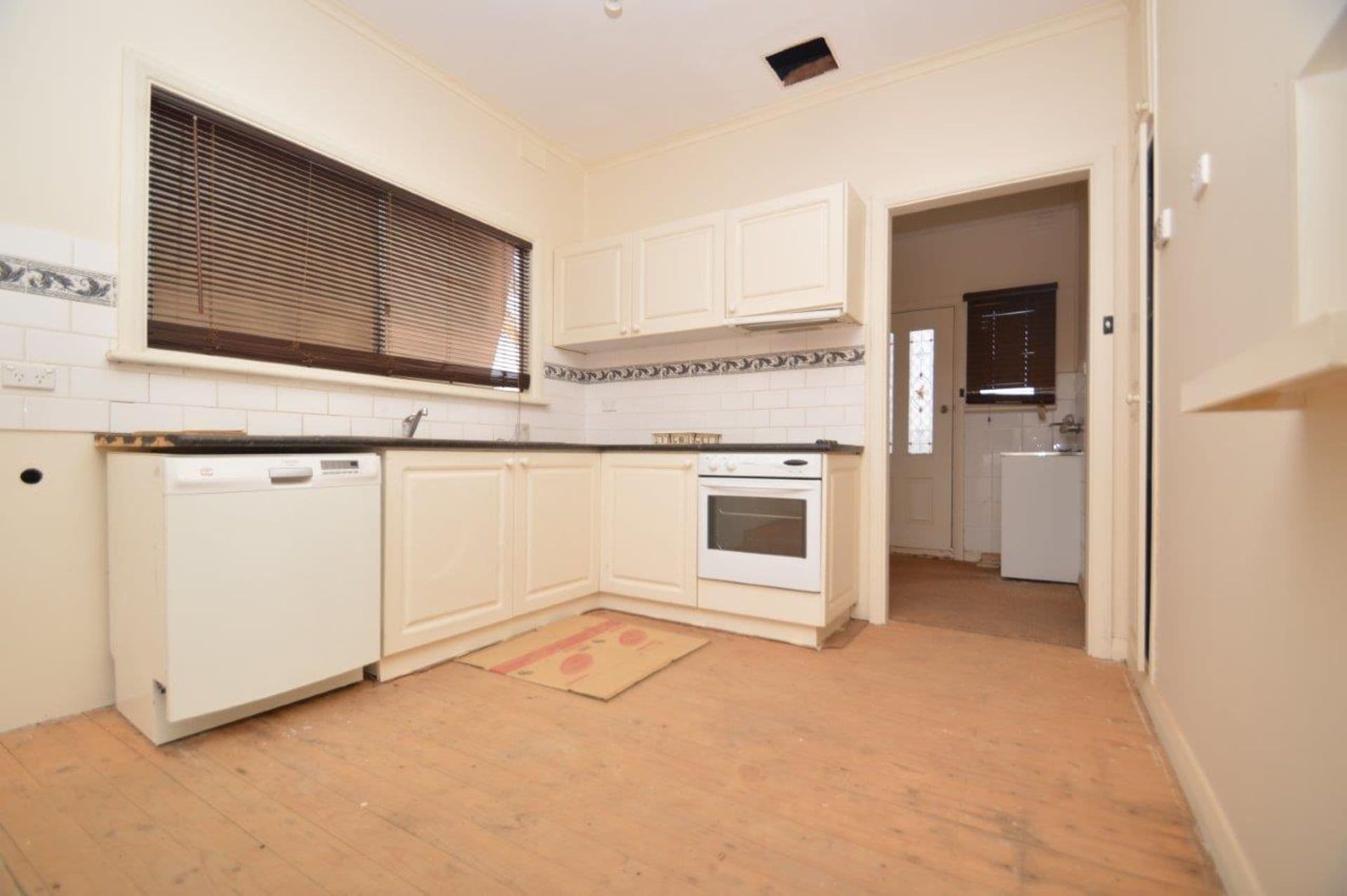 37 Morgan Street, Broken Hill, NSW, 2880, Broken Hill - Thumbnail 2