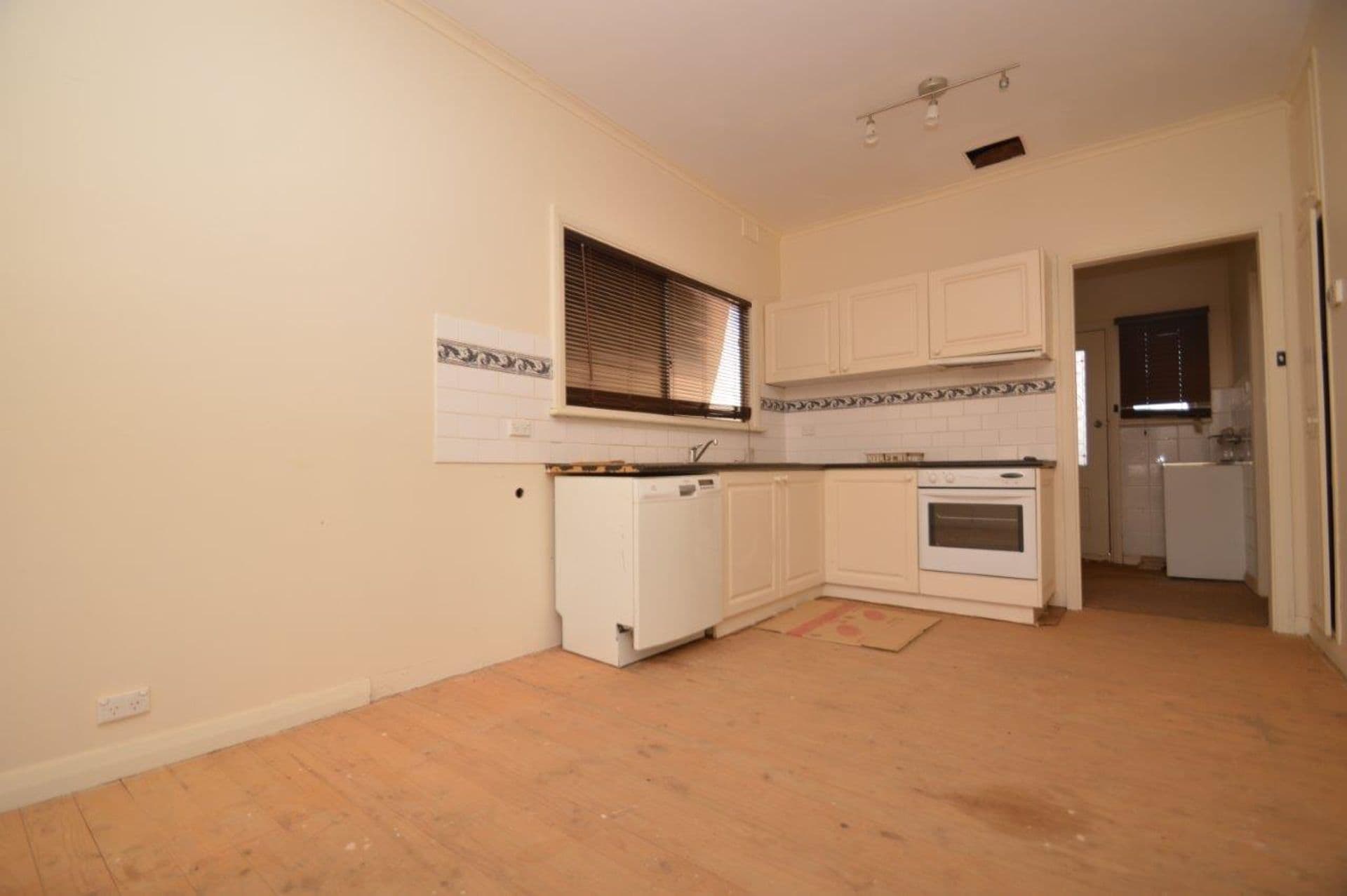 37 Morgan Street, Broken Hill, NSW, 2880, Broken Hill - Thumbnail 3