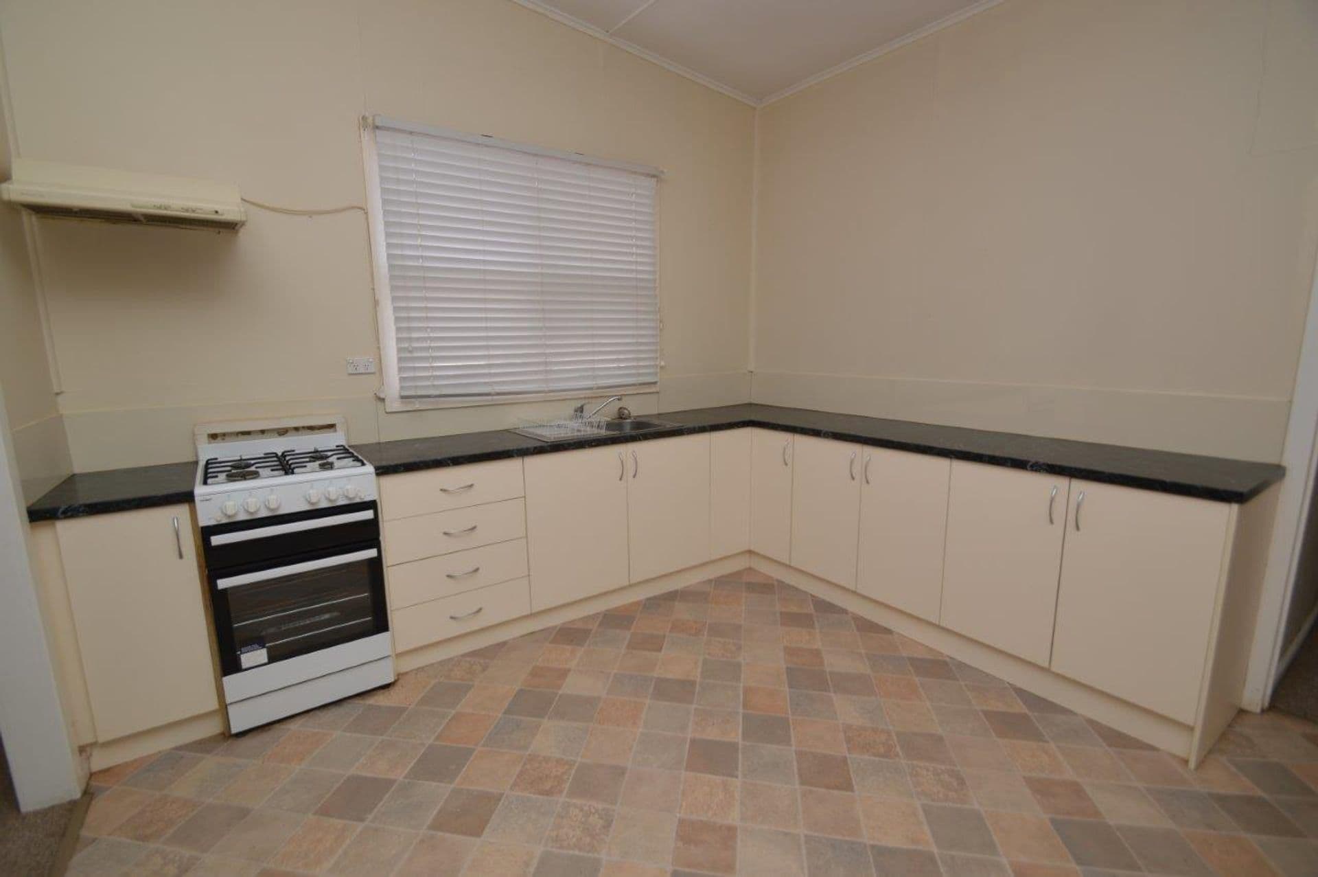 120 Piper Street, Broken Hill, NSW, 2880, Broken Hill - Thumbnail 3