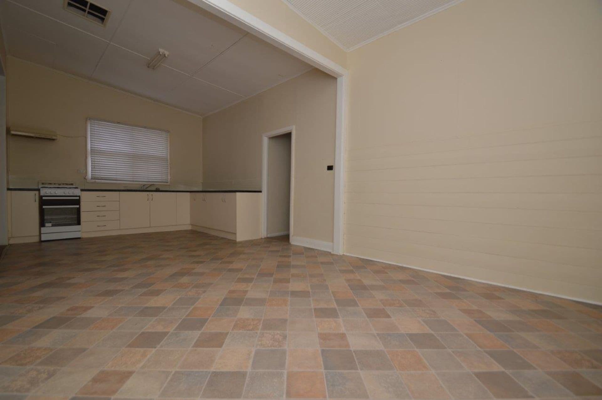 120 Piper Street, Broken Hill, NSW, 2880, Broken Hill - Thumbnail 4
