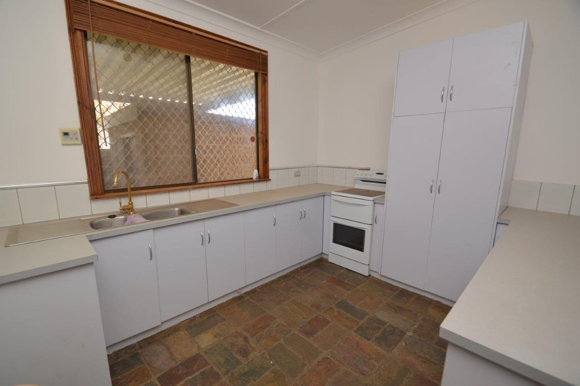 9 Harris Street, Broken Hill, NSW, 2880, Broken Hill - Thumbnail 3