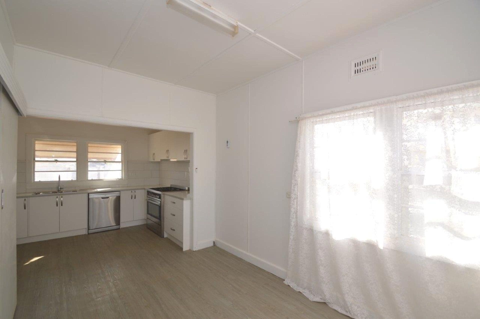 304 Brazil Street, Broken Hill, NSW, 2880, Broken Hill - Thumbnail 3