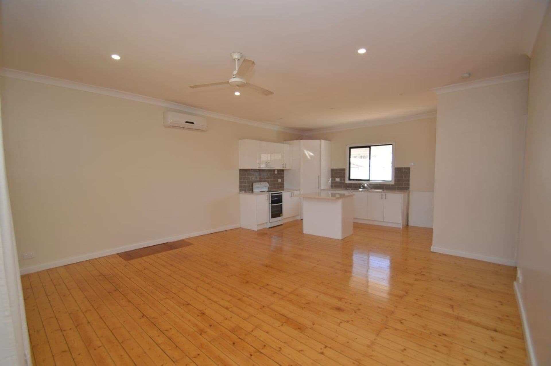 6 Casuarina Avenue, Broken Hill, NSW, 2880, Broken Hill - Thumbnail 3