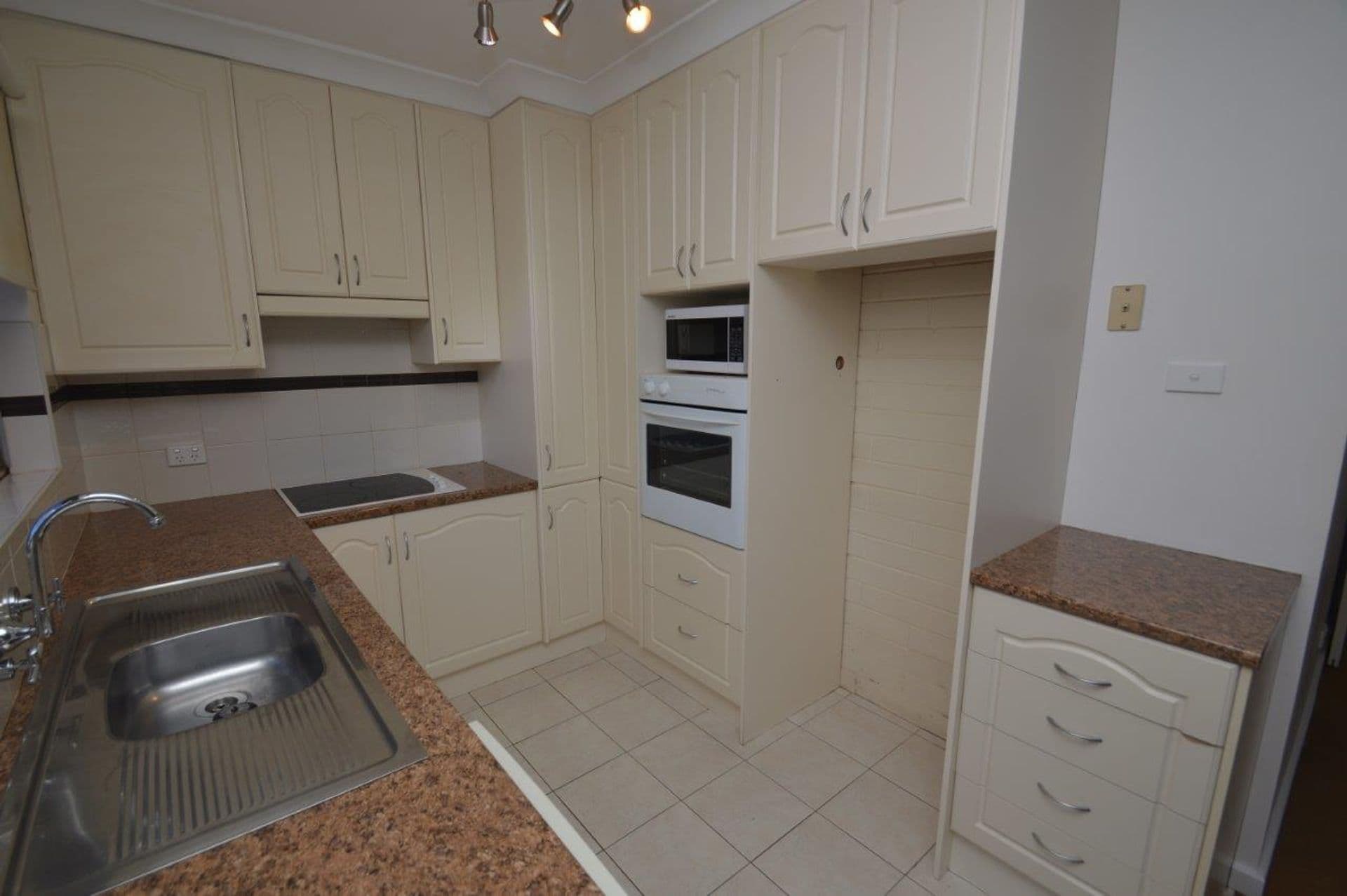 97 Jamieson Street, Broken Hill, NSW, 2880, Broken Hill - Thumbnail 3