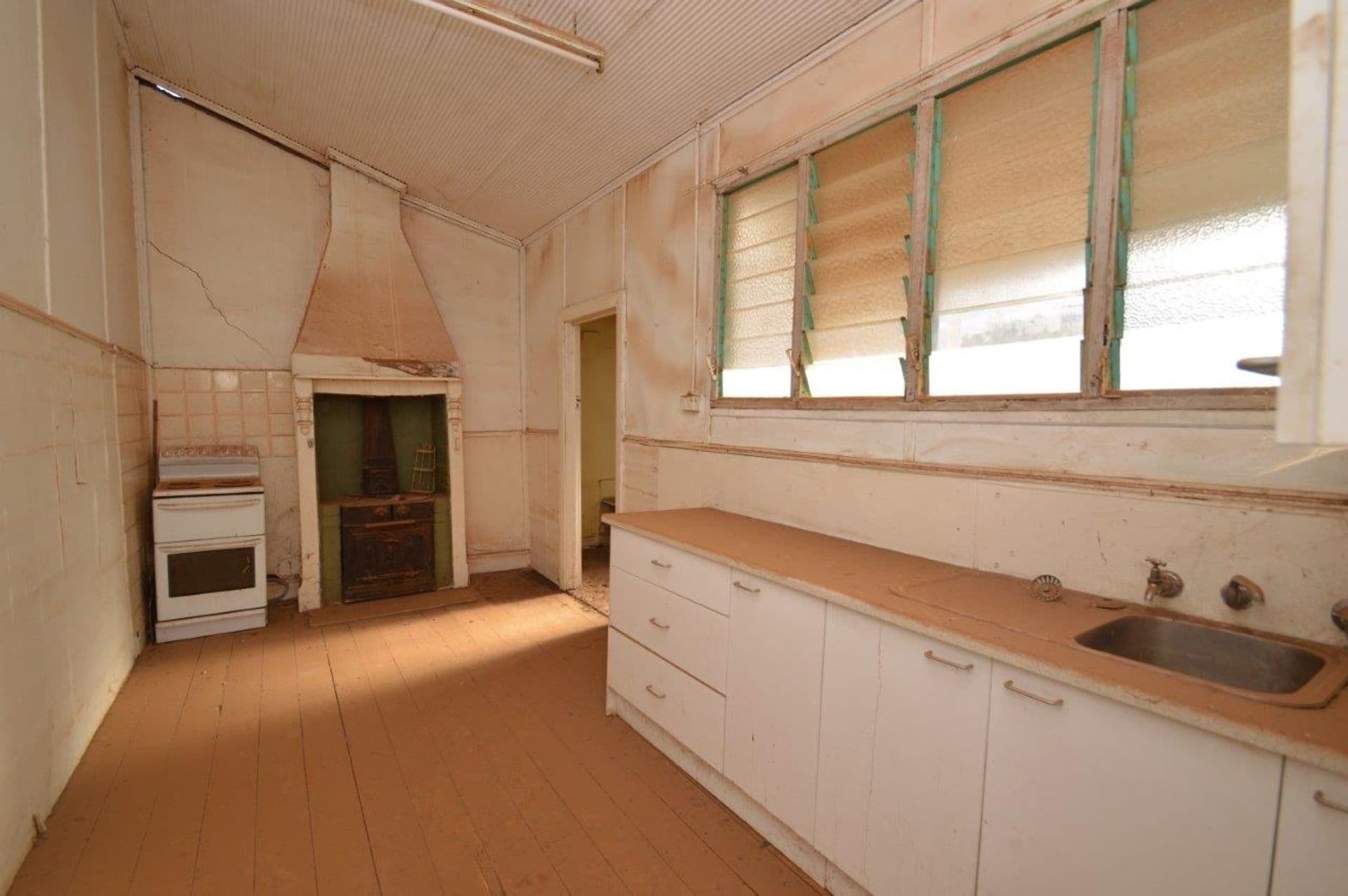 116 Piper Street, Broken Hill, NSW, 2880, Broken Hill - Thumbnail 2