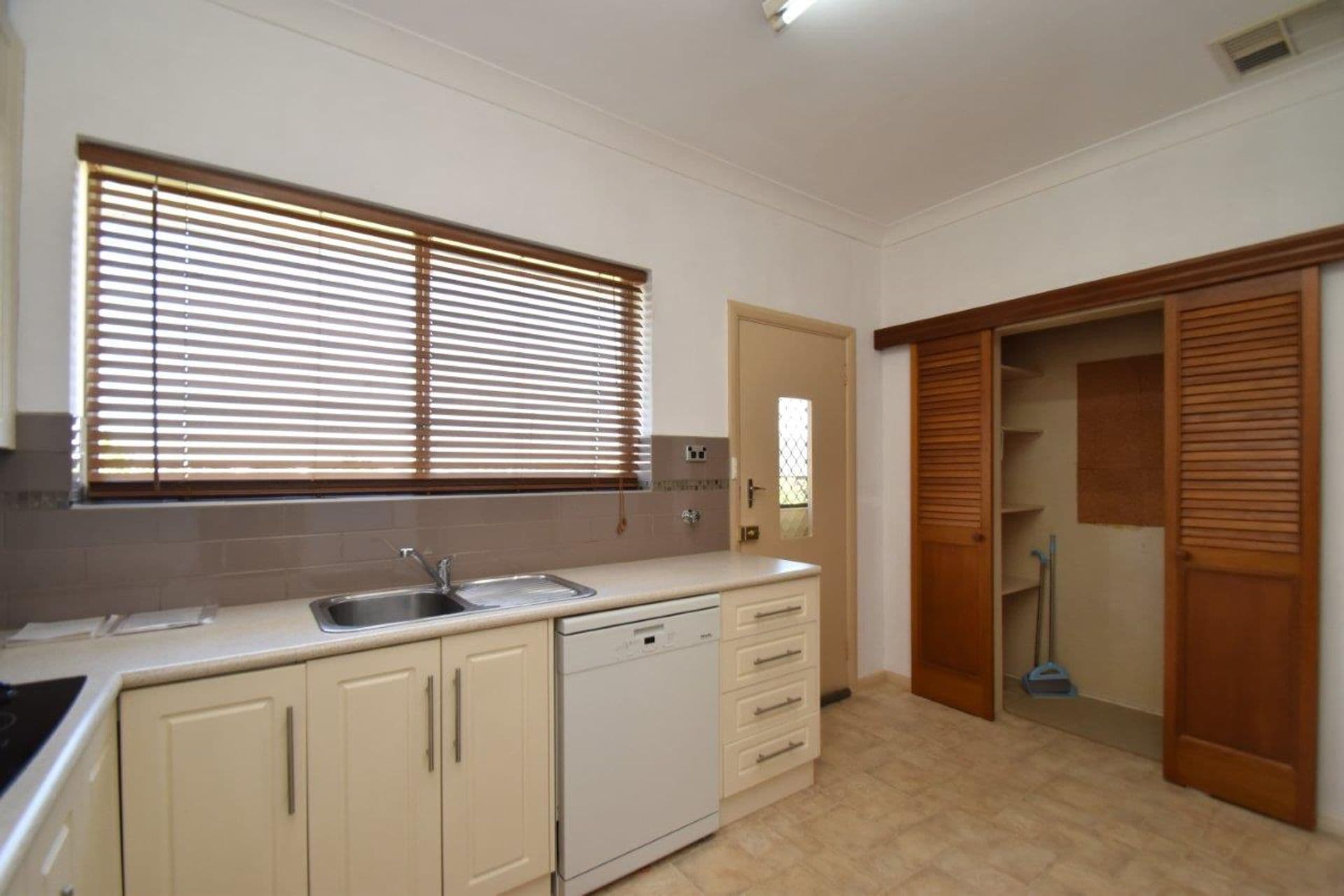 513 Cummins Street, Broken Hill, NSW, 2880, Broken Hill - Thumbnail 3