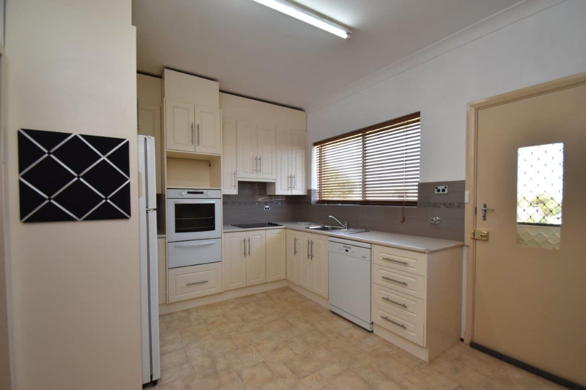 513 Cummins Street, Broken Hill, NSW, 2880, Broken Hill - Thumbnail 2