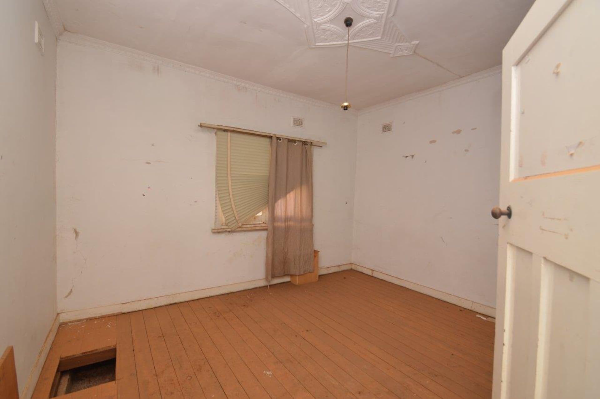 102 Ryan Street, Broken Hill, NSW, 2880, Broken Hill - Thumbnail 6