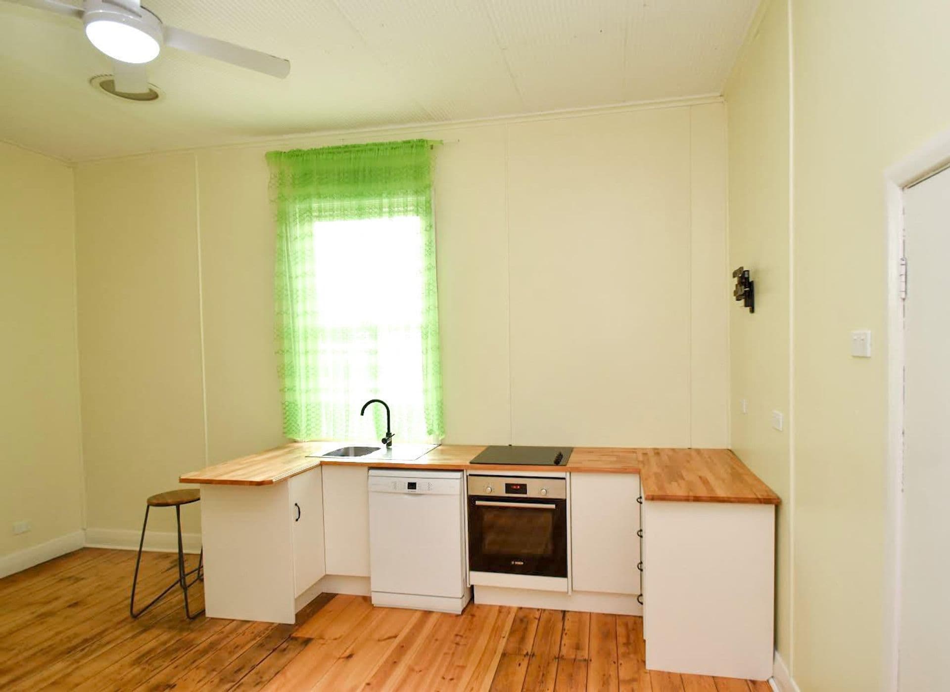 8 Garnet Street, Broken Hill, NSW, 2880, Broken Hill - Thumbnail 4