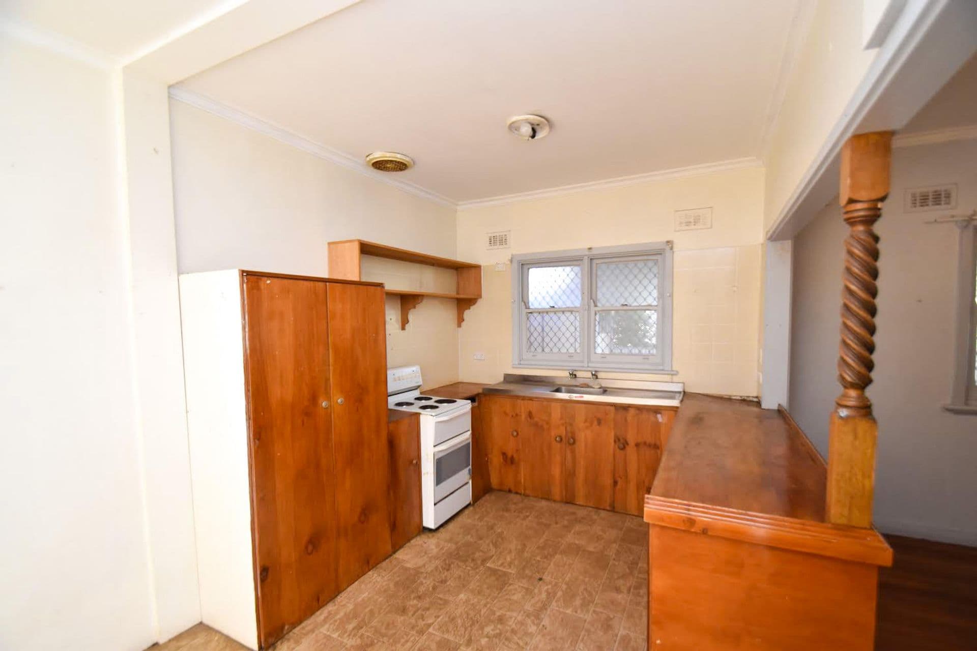 18 Central Street, Broken Hill, NSW, 2880, Broken Hill - Thumbnail 3