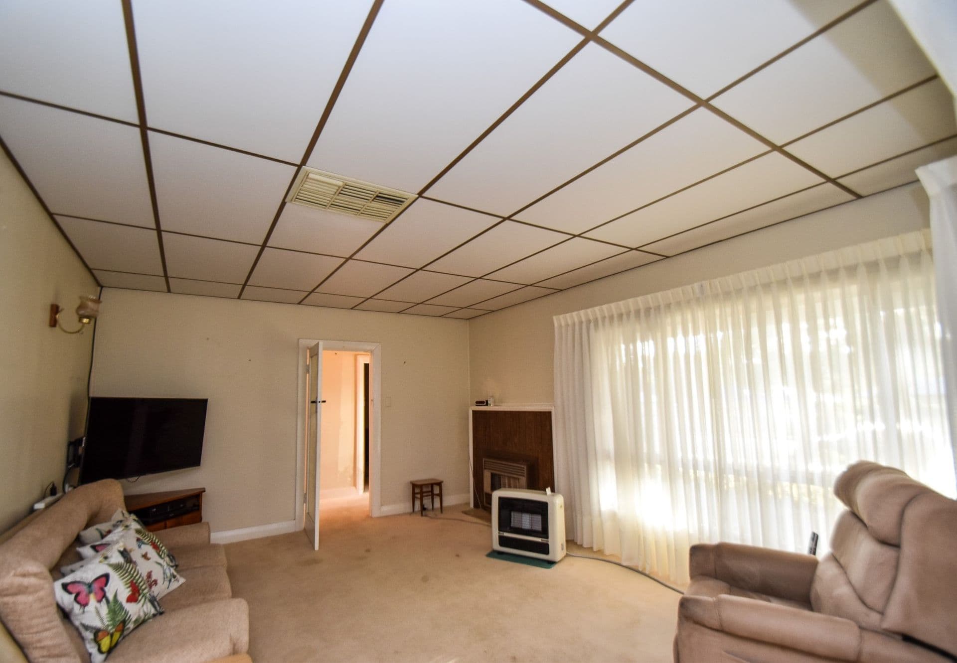 13 Patton Street, Broken Hill, NSW, 2880, Broken Hill - Thumbnail 2