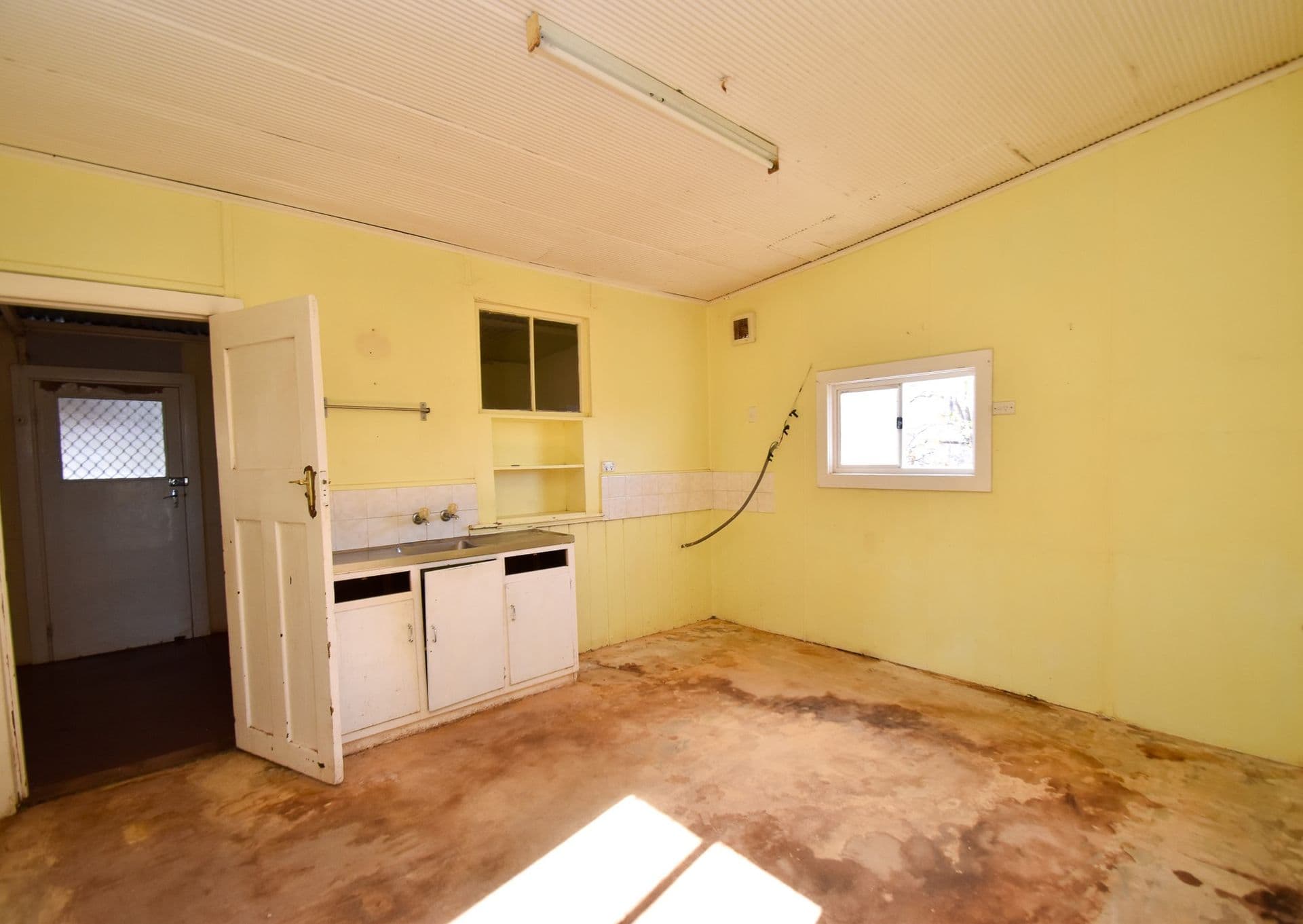 326 Patton Street, Broken Hill, NSW, 2880, Broken Hill - Thumbnail 3