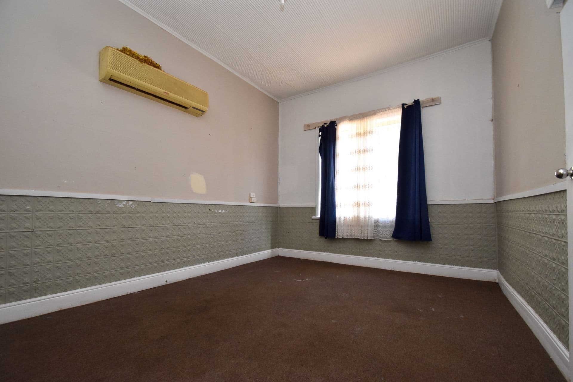 229 Hebbard Street, Broken Hill, NSW, 2880, Broken Hill - Thumbnail 2