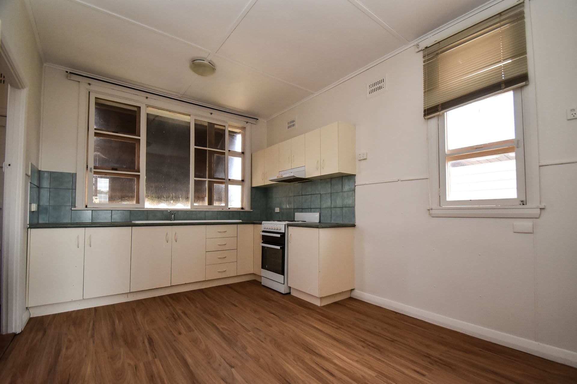 221 Knox Street, Broken Hill, NSW, 2880, Broken Hill - Thumbnail 4