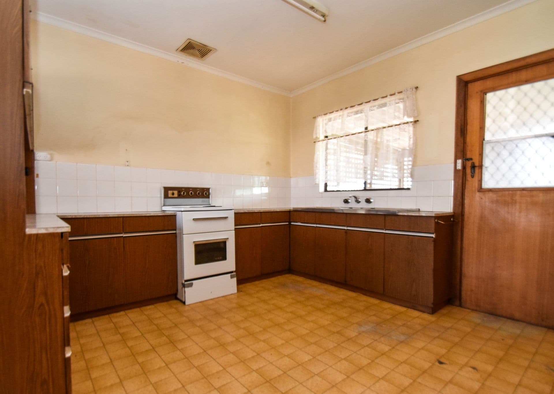 32 Cummins Street, Broken Hill, NSW, 2880, Broken Hill - Thumbnail 4