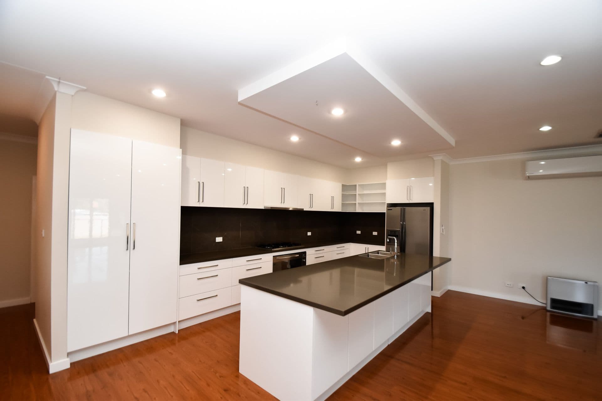 13 Bonanza Street, Broken Hill, NSW, 2880, Broken Hill - Thumbnail 2