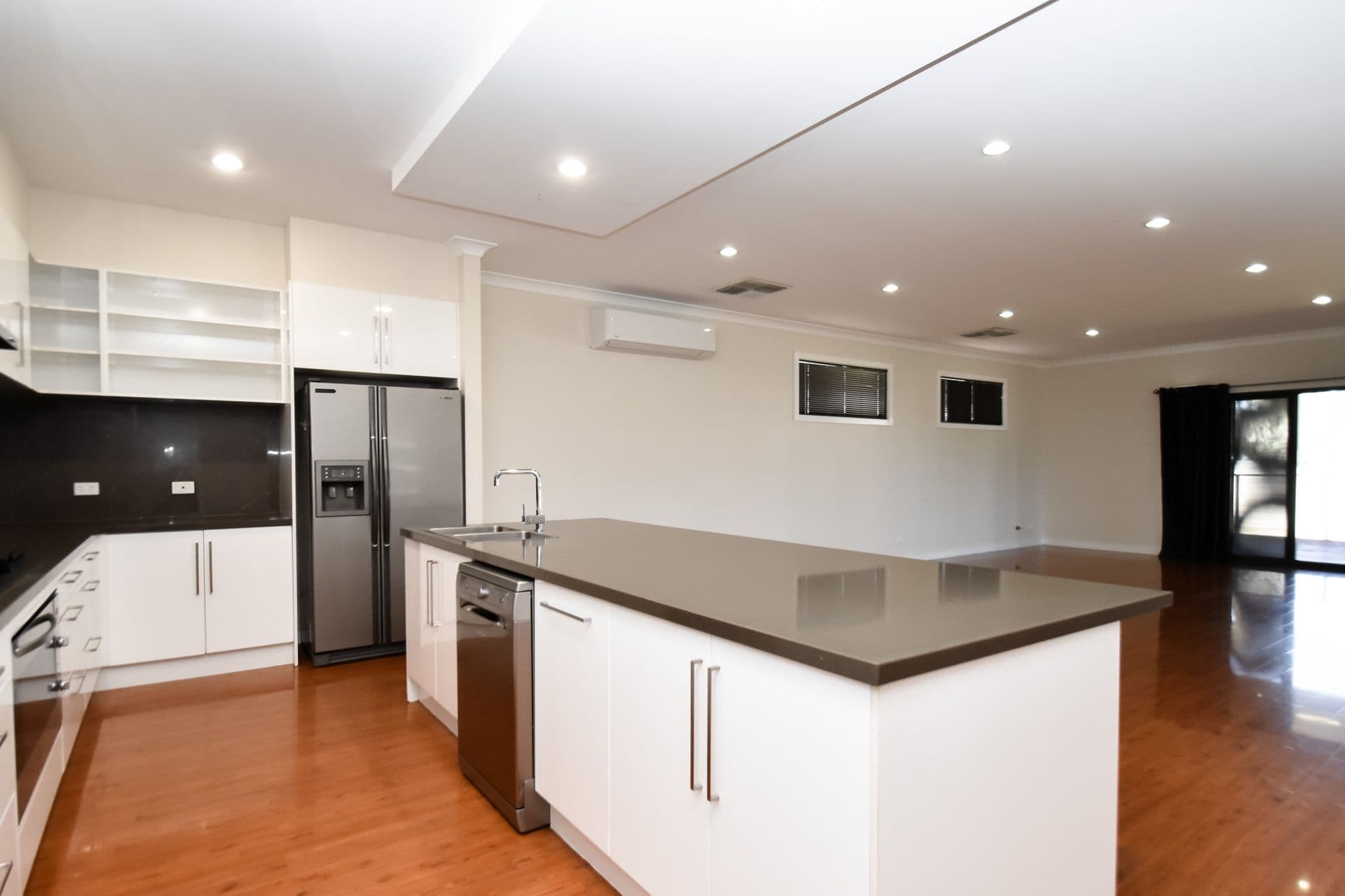 13 Bonanza Street, Broken Hill, NSW, 2880, Broken Hill - Thumbnail 3