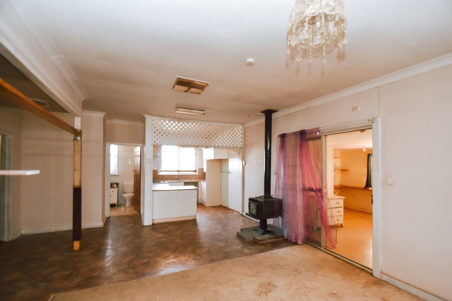 8 Dundas Avenue, Broken Hill, NSW, 2880, Broken Hill - Thumbnail 2
