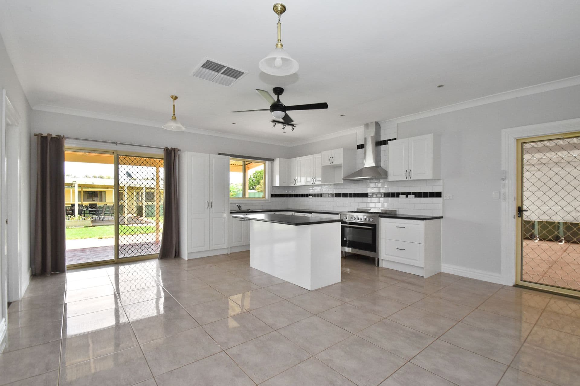 266 Boughtman Street, Broken Hill, NSW, 2880, Broken Hill - Thumbnail 2
