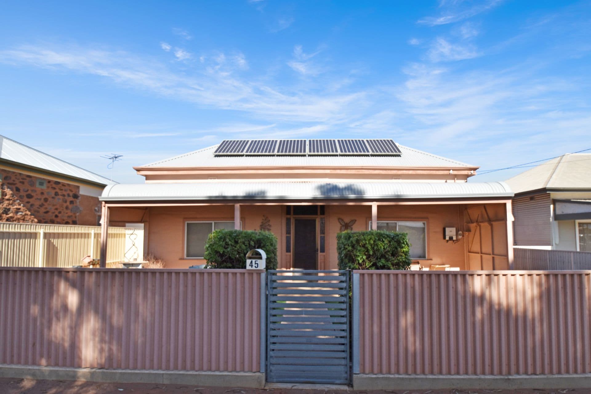 St Helena, Broken Hill - Image 1