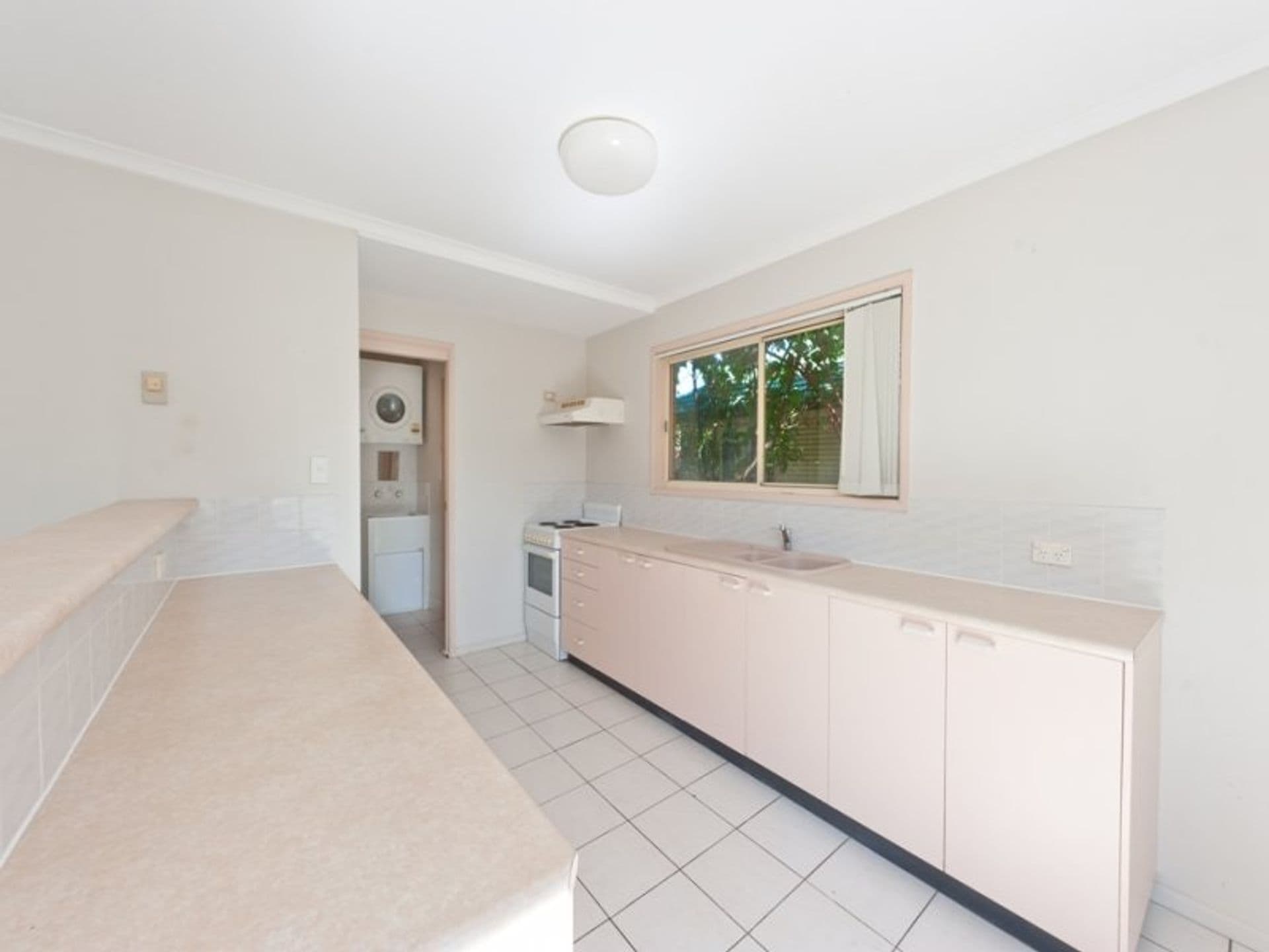 2/23-27 Bailey Street, Woody Point, QLD, 4019, Woody Point - Thumbnail 3
