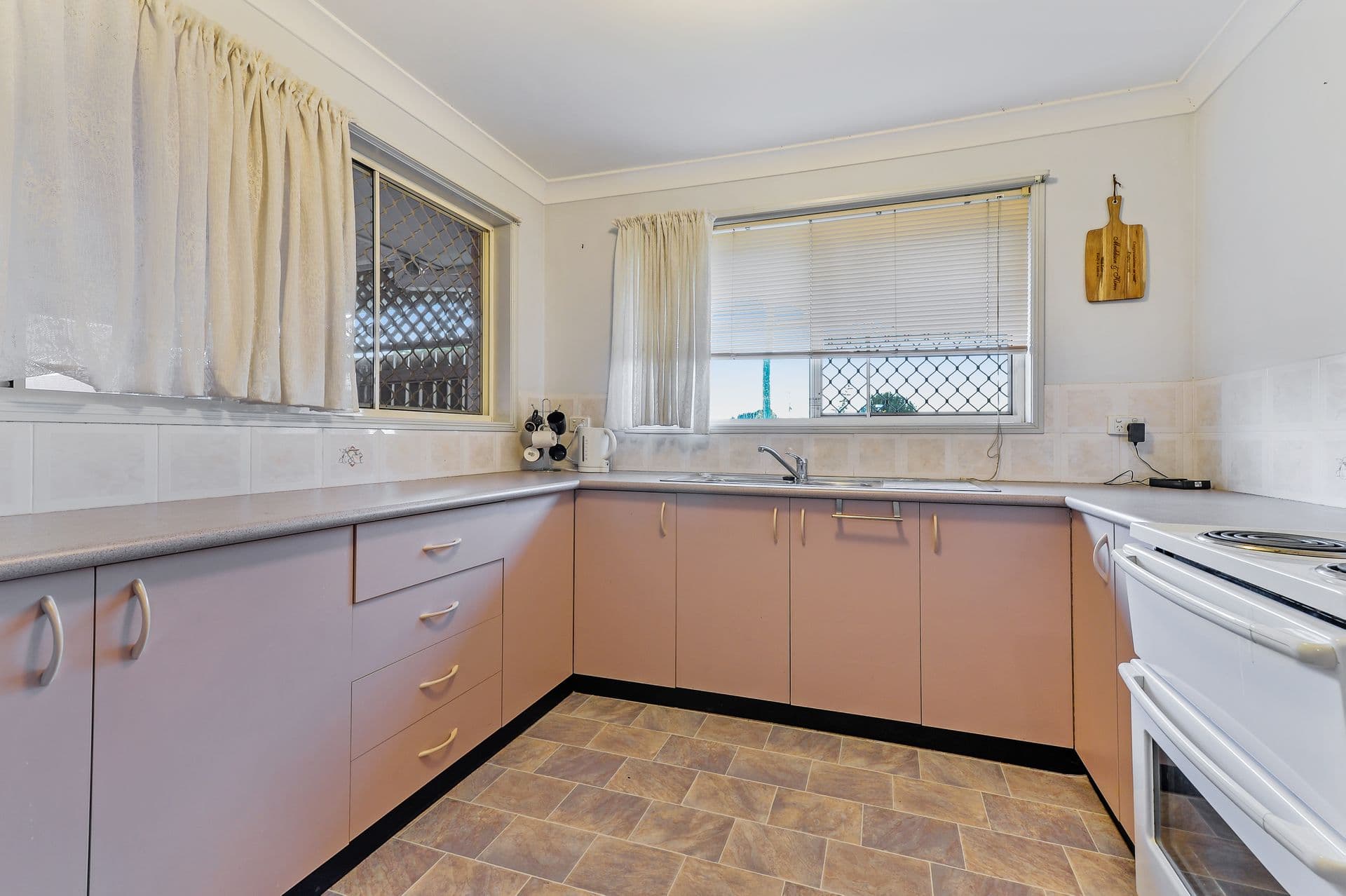 2 Camay Court, Deception Bay, QLD, 4508, Deception Bay - Thumbnail 2