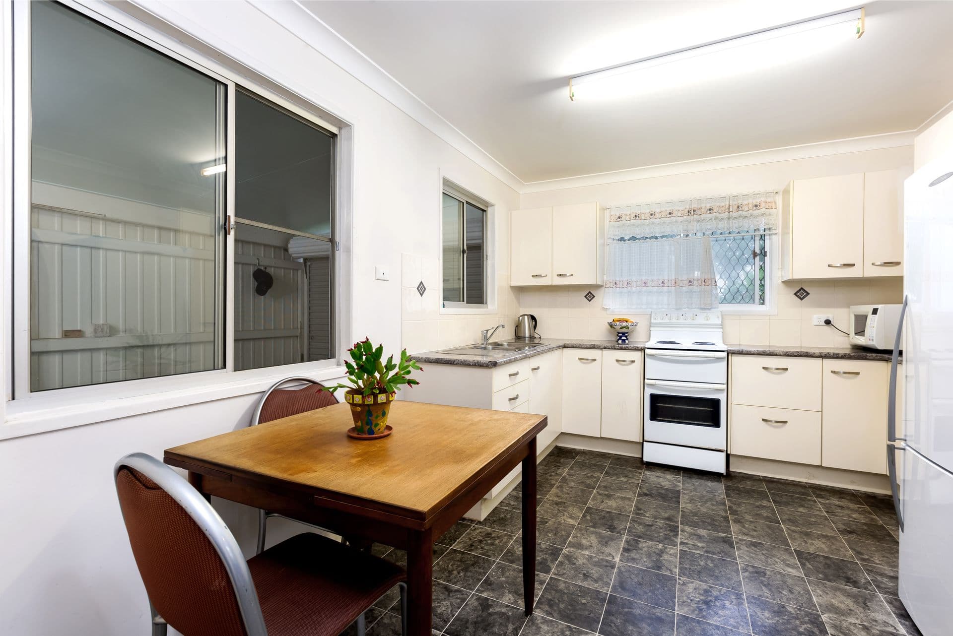 8 Sinnott Street,, Deception Bay, QLD, 4508, Deception Bay - Thumbnail 3