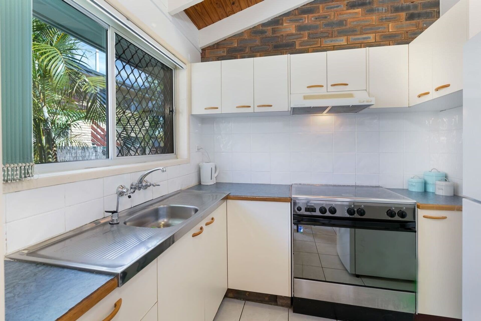 1/31 Grant Street, Redcliffe, QLD, 4020, Redcliffe - Thumbnail 2