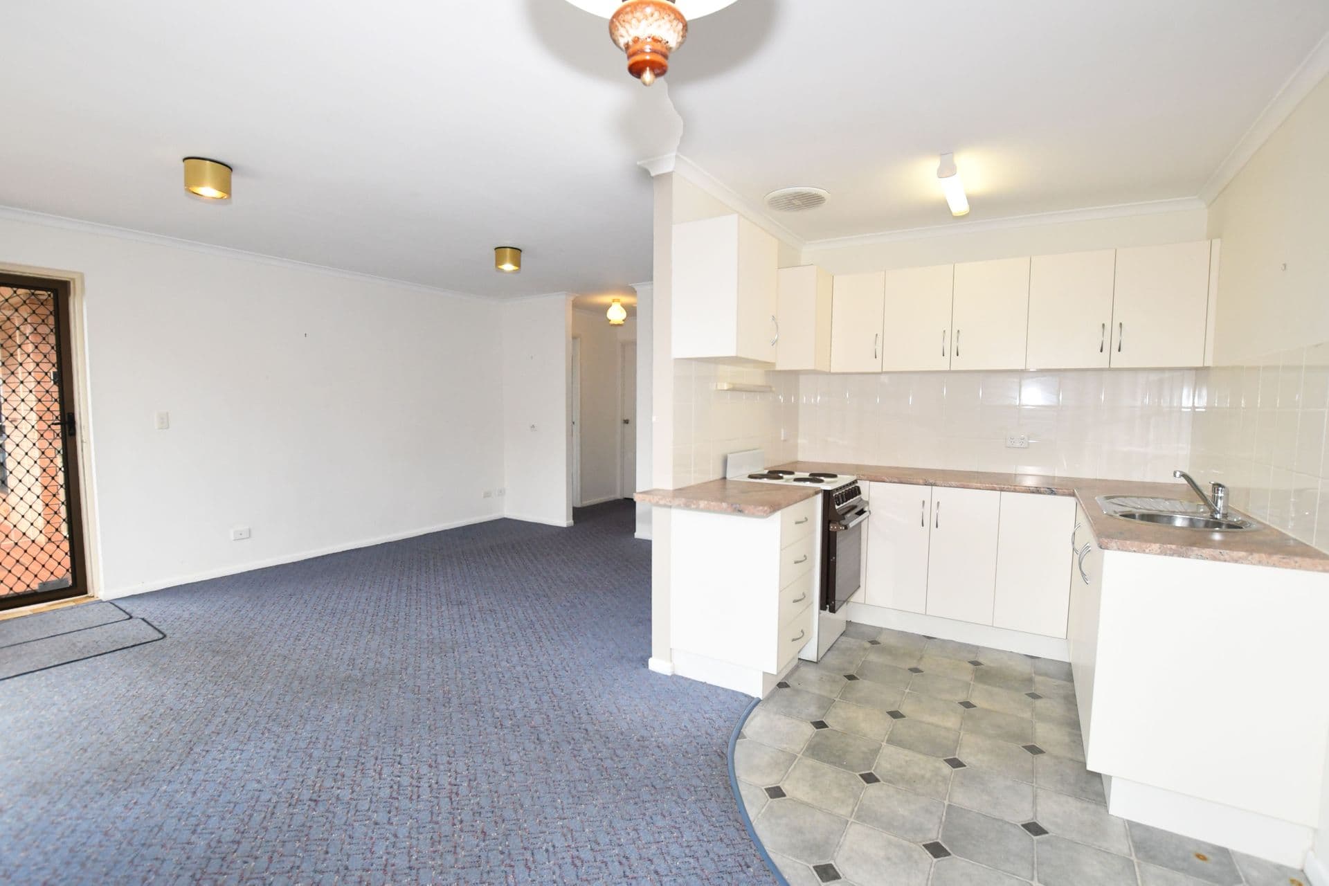 4/137 Prince Edward Parade, Scarborough, QLD, 4020, Scarborough - Thumbnail 2
