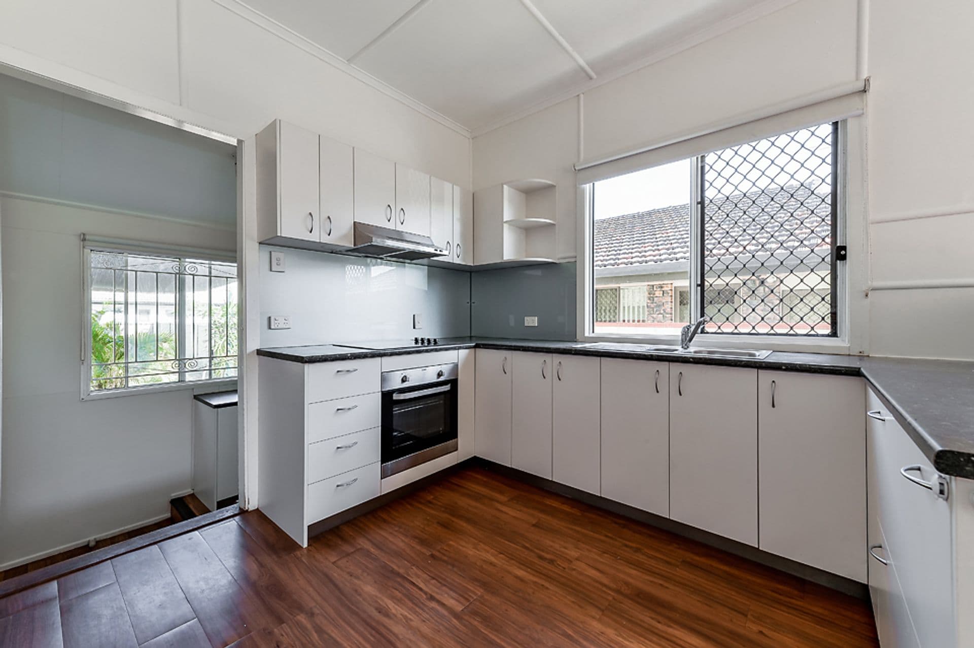558 Oxley Ave, Redcliffe, QLD, 4020, Redcliffe - Thumbnail 2