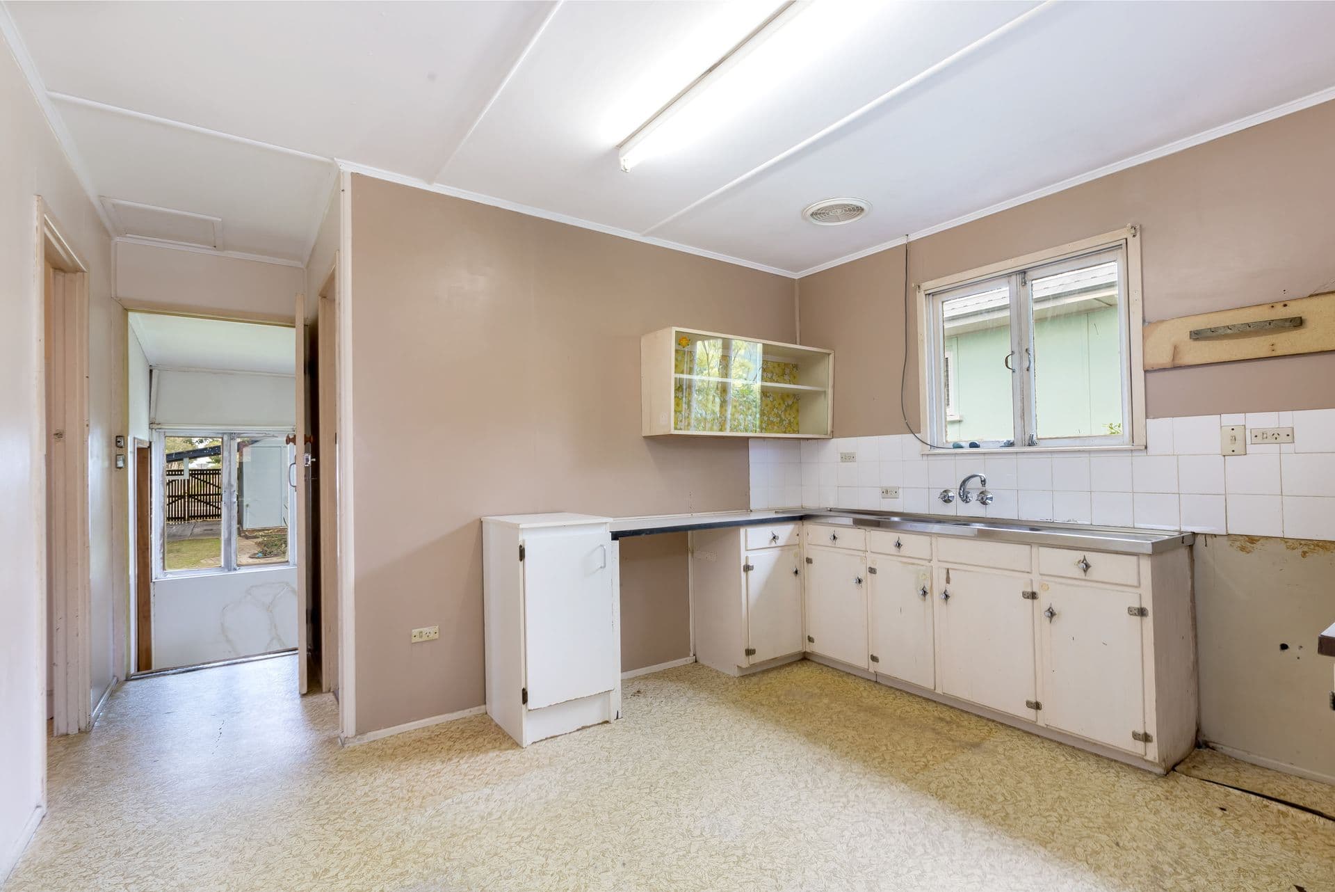 21 Livermore Street, Redcliffe, QLD, 4020, Redcliffe - Thumbnail 3