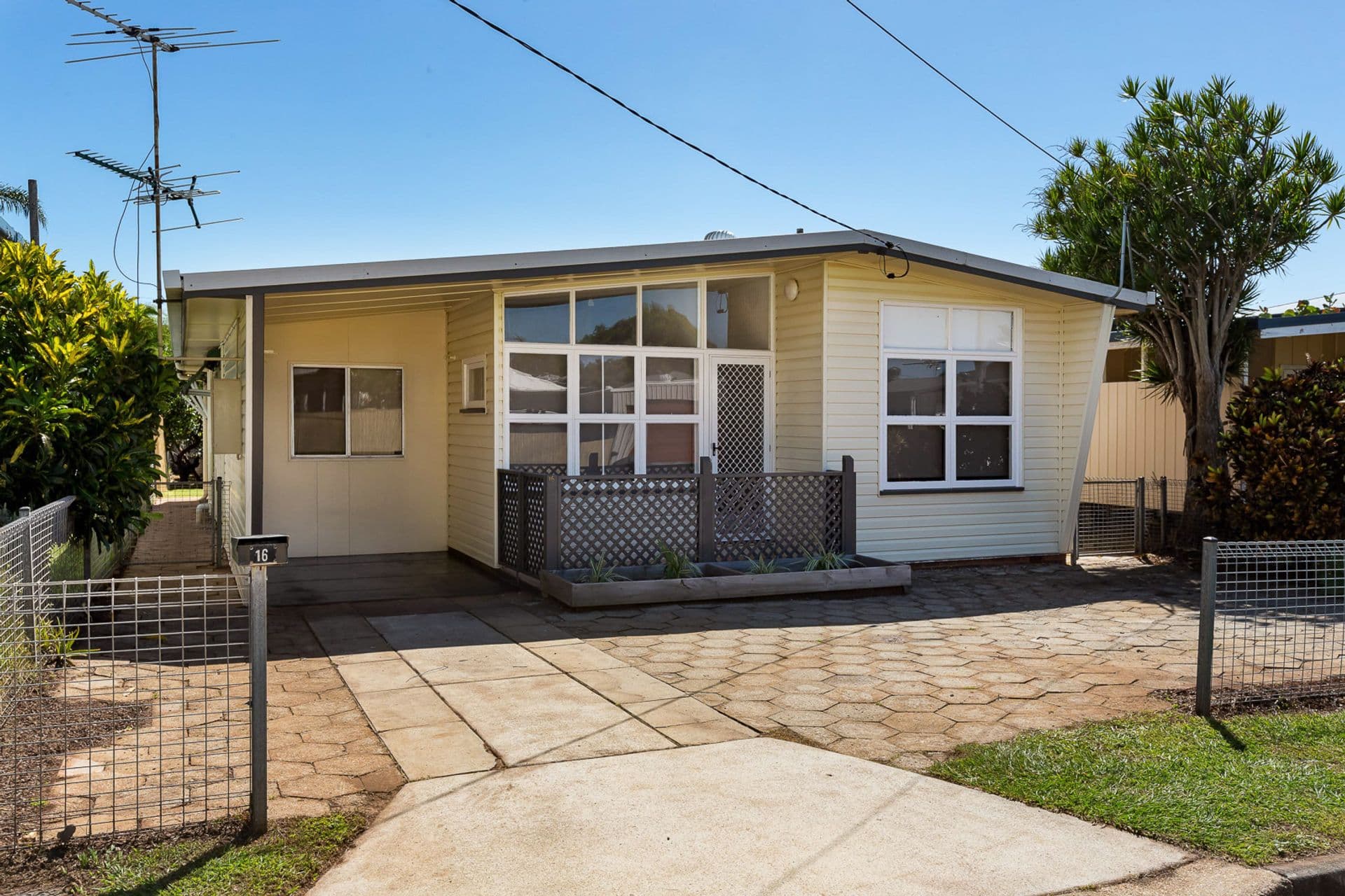 16 Higlett Street, Scarborough, QLD, 4020, Scarborough - Thumbnail 3