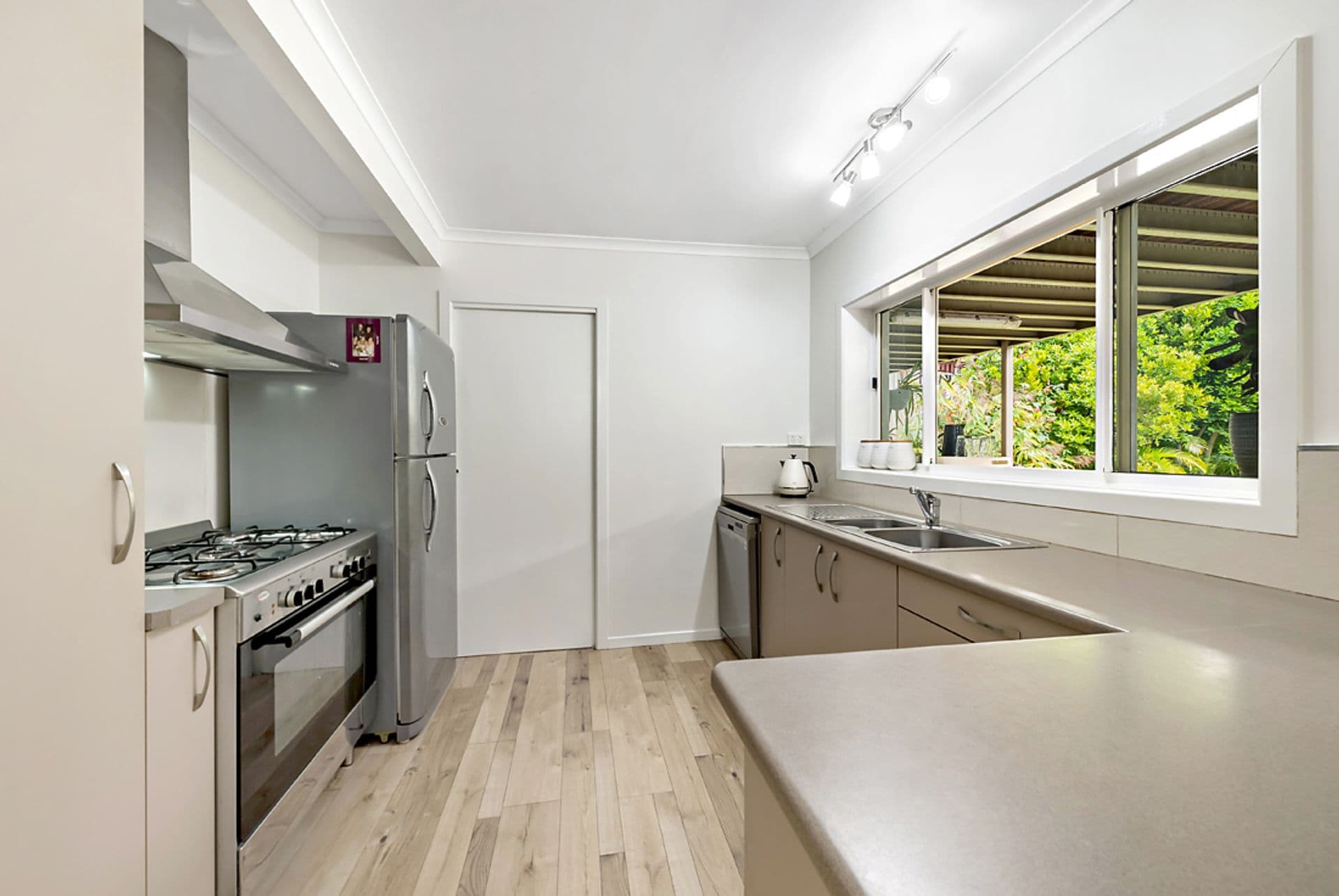 19  Seaville Ave, Scarborough, QLD, 4020, Scarborough - Thumbnail 8