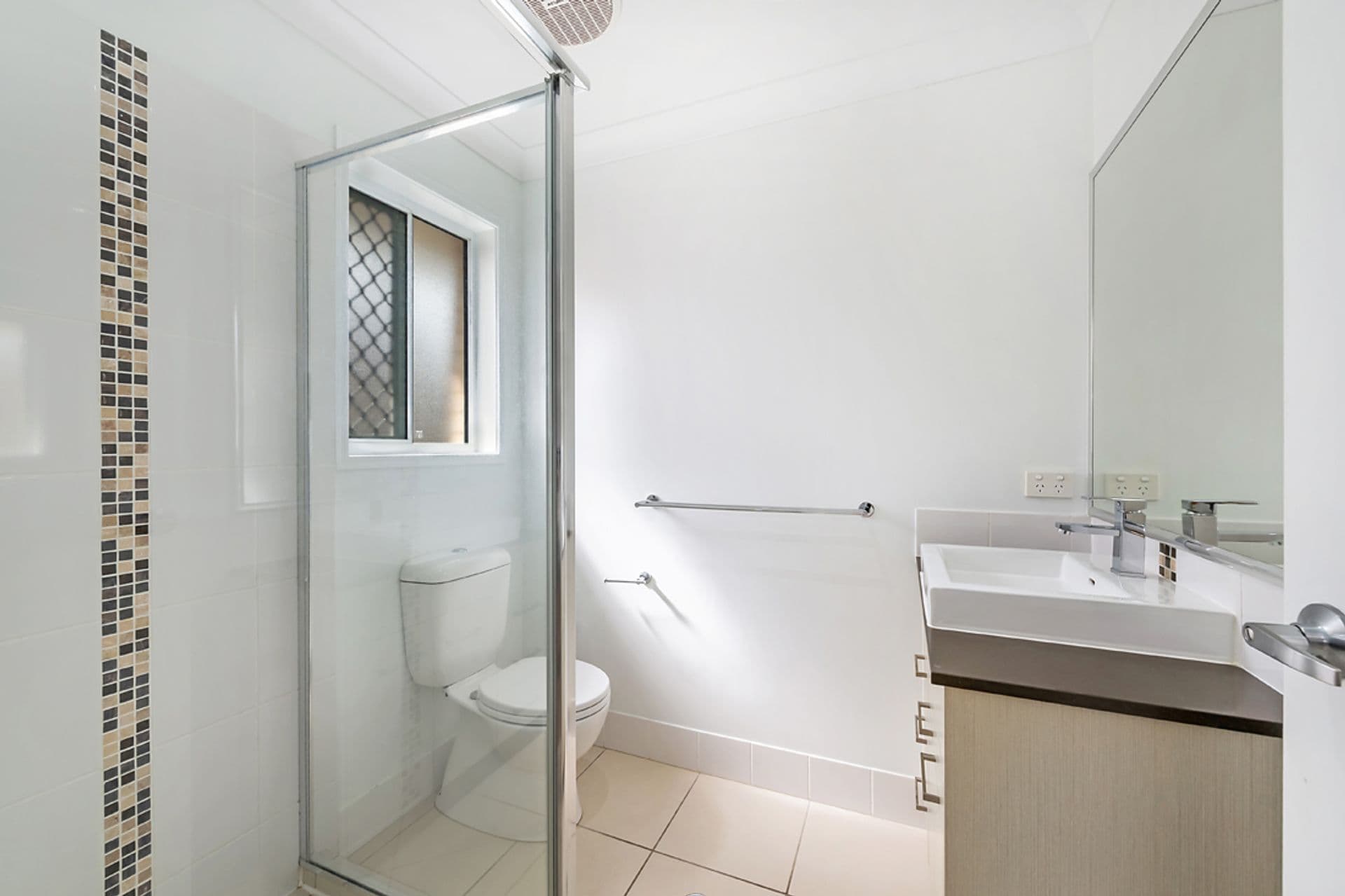 33 Woodlight Street, Mango Hill, QLD, 4509, Mango Hill - Thumbnail 6