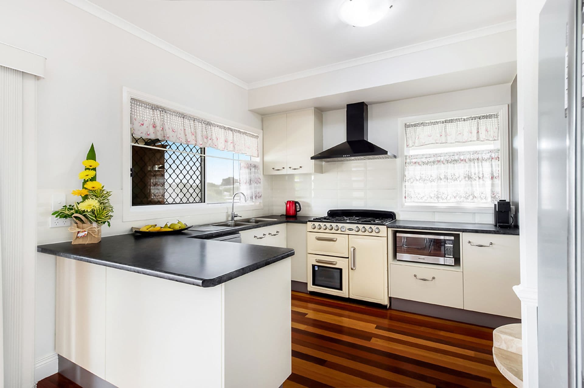 82 Plume Street, Redcliffe, QLD, 4020, Redcliffe - Thumbnail 3