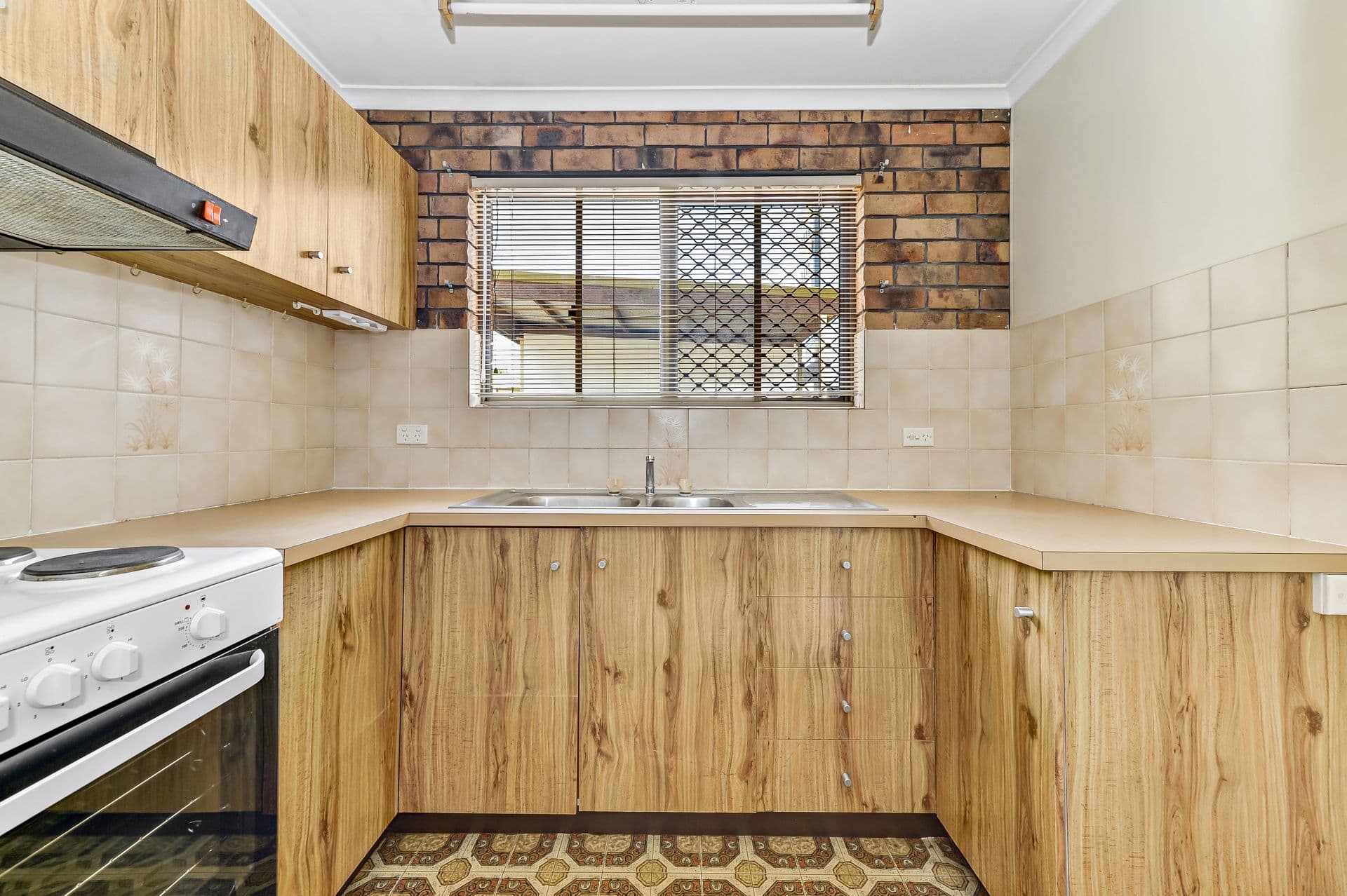 11/1 Rock Street, Scarborough, QLD, 4020, Scarborough - Thumbnail 2